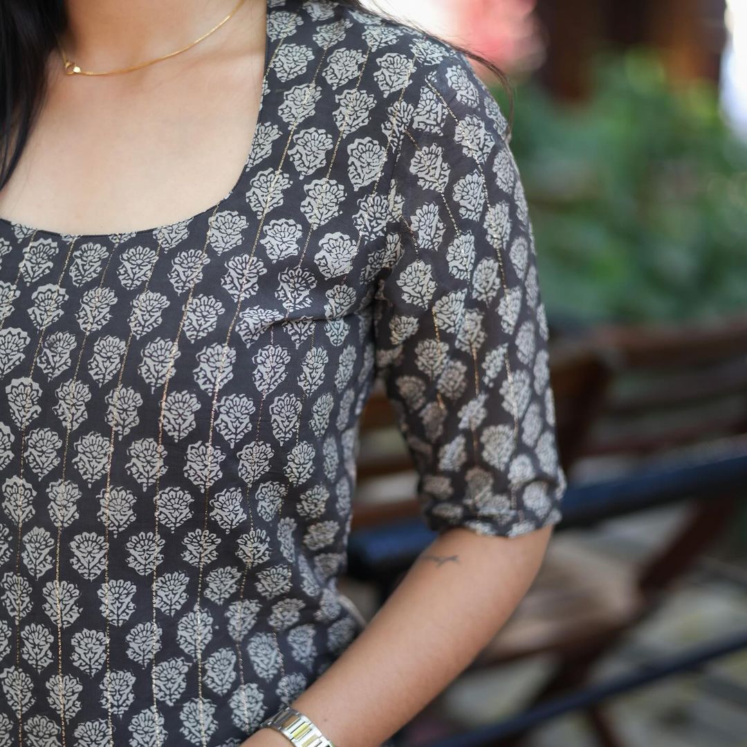 Black Top with Gold Stripes - Studio Thari