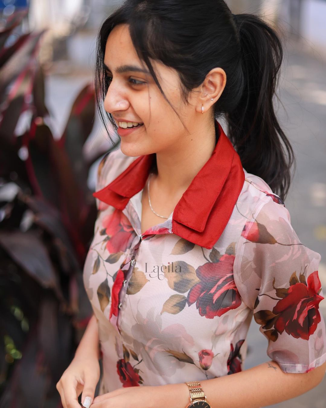 White floral with red double layer collar top - Studio Thari