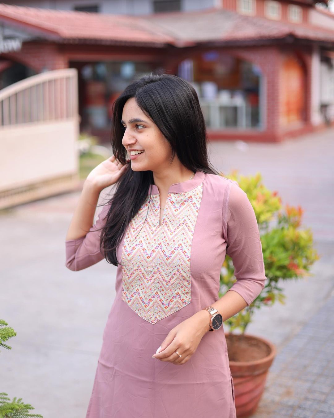 Onion Pink Co-ord set made out of pure georgette fabric with Palazzo pant - Studio Thari