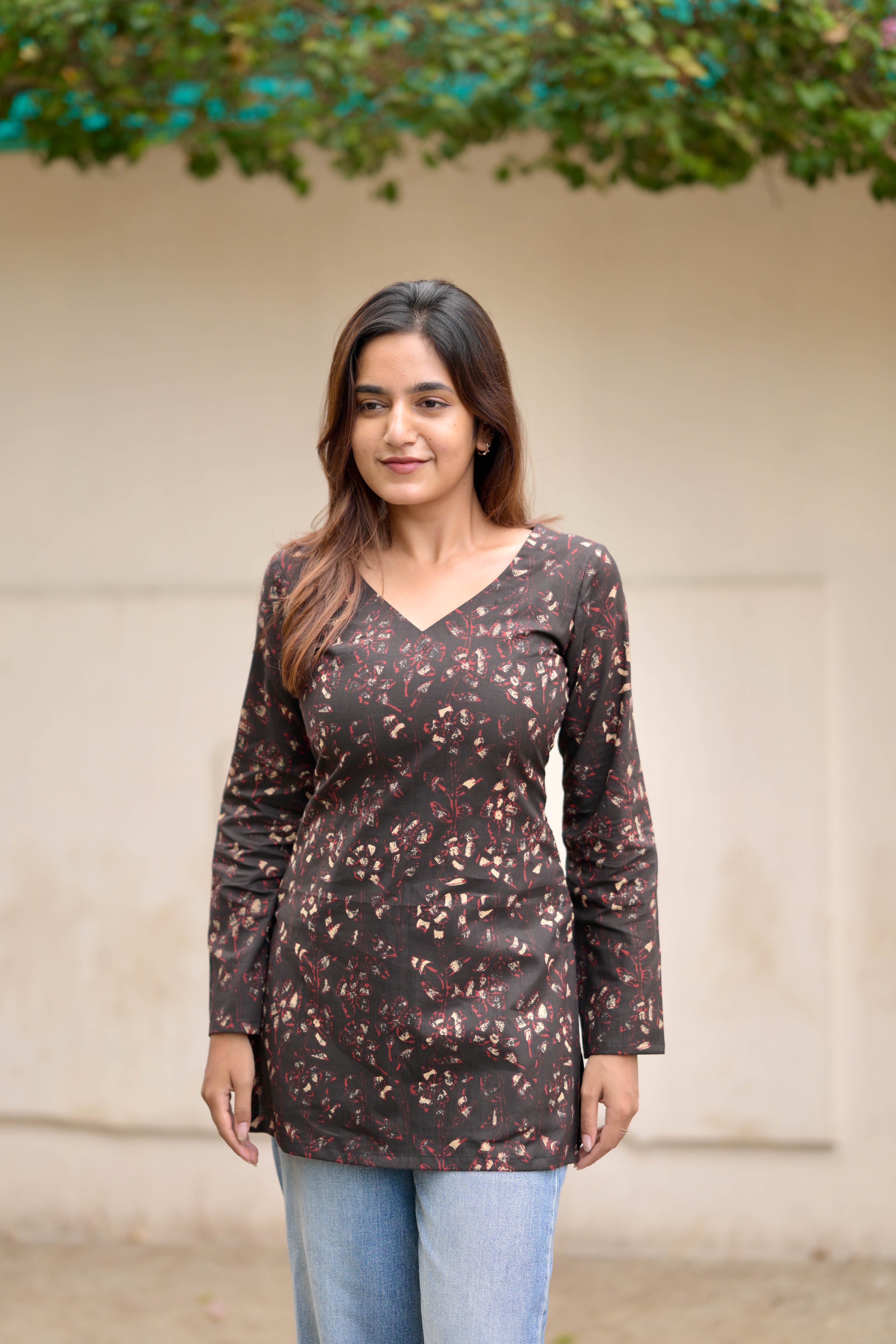 Noir bloom short kurta