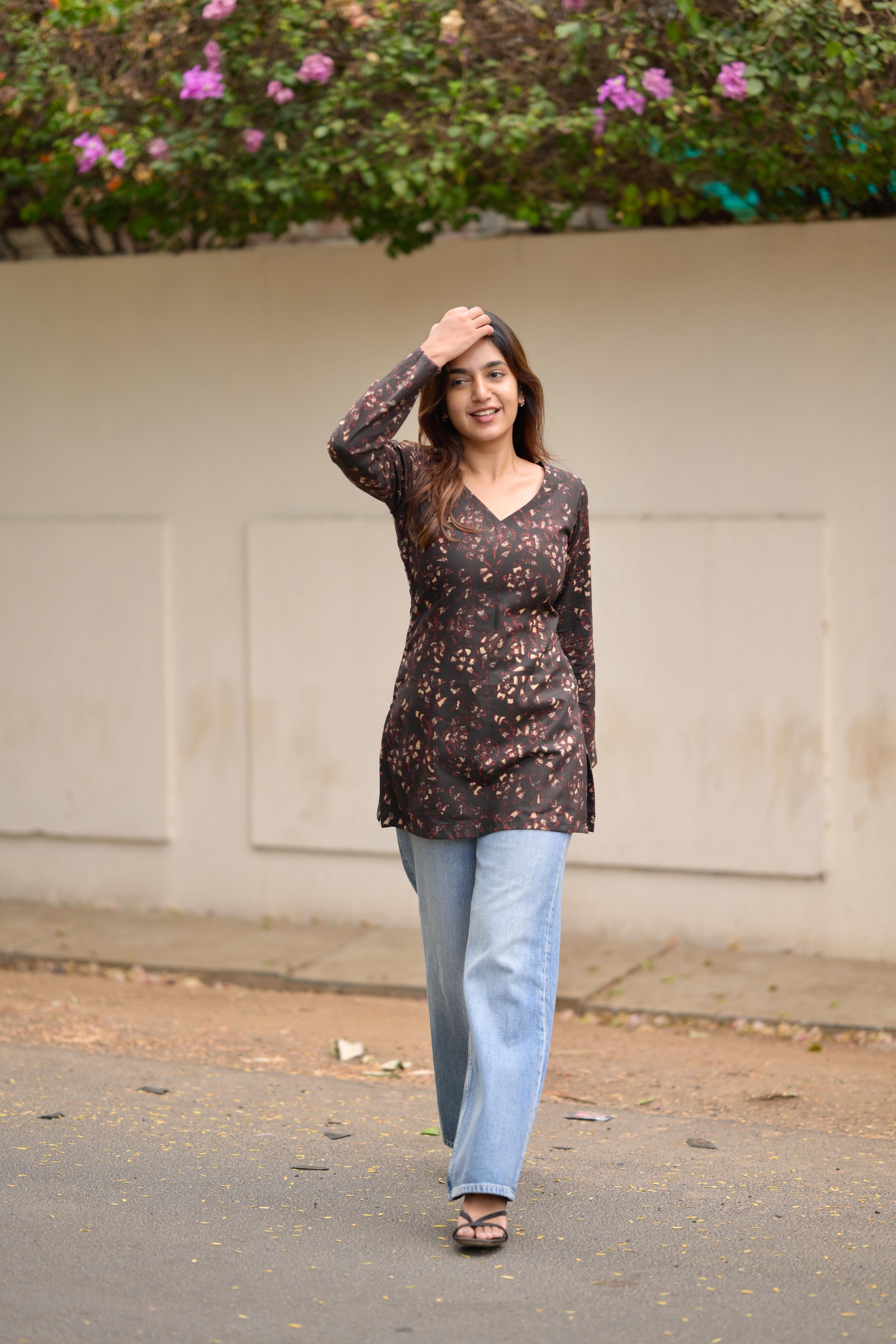 Noir bloom short kurta