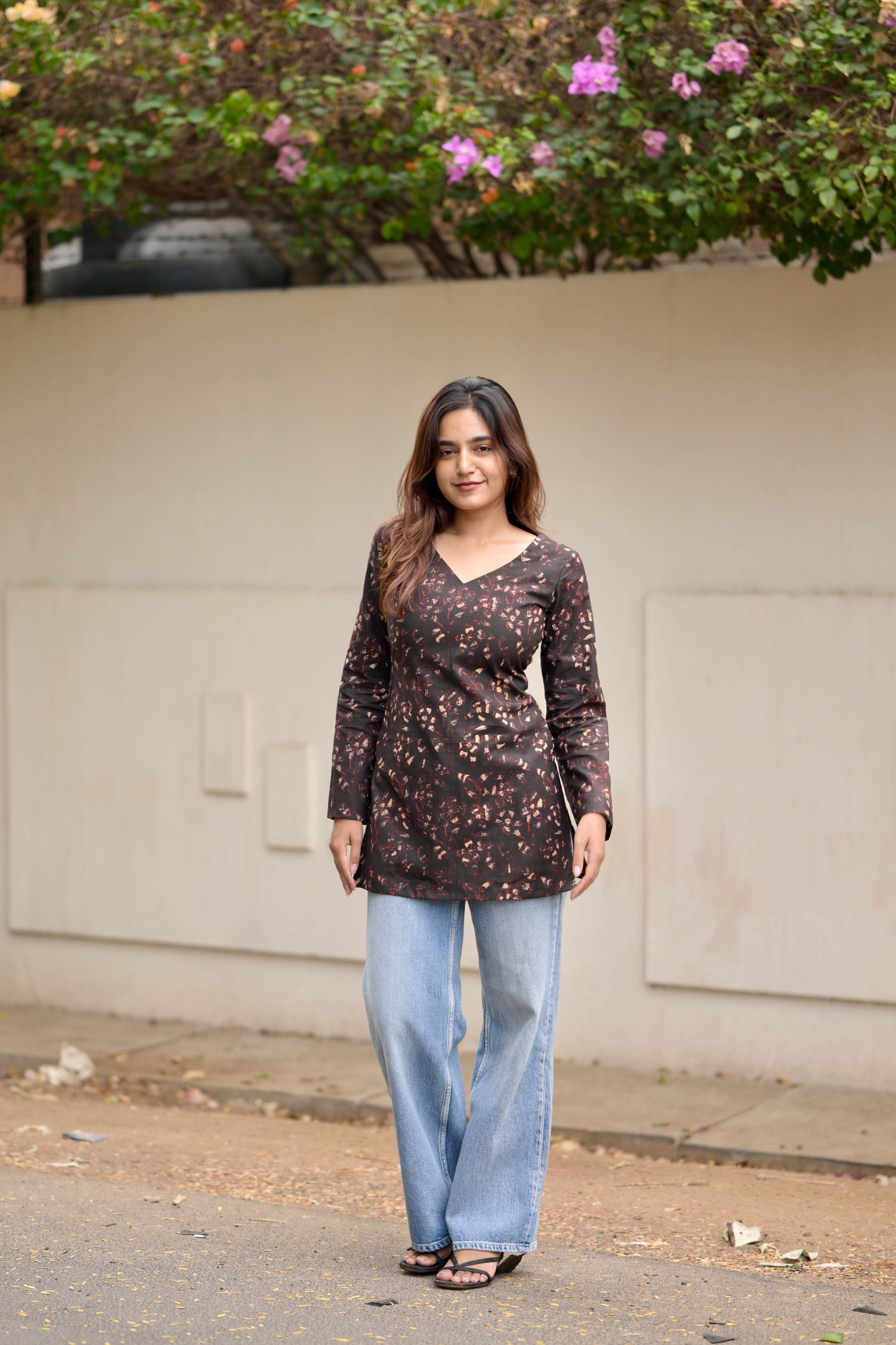 Noir bloom short kurta