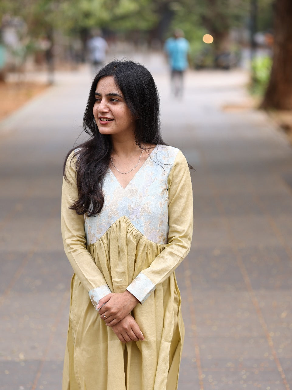 Green banaras alia cut set