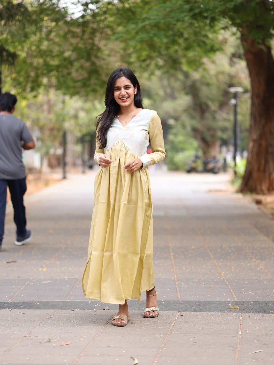 Green banaras alia cut set