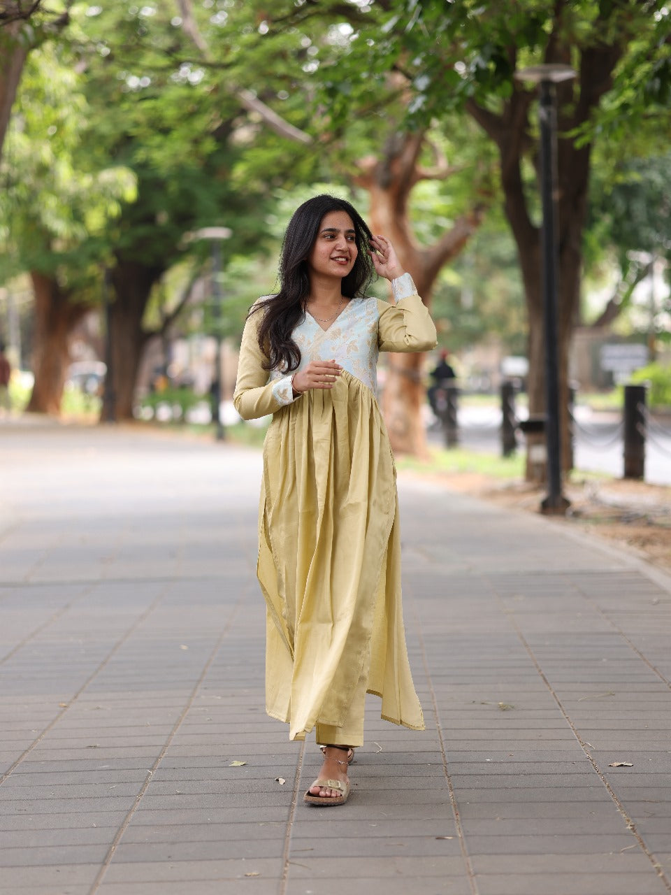 Green banaras alia cut set