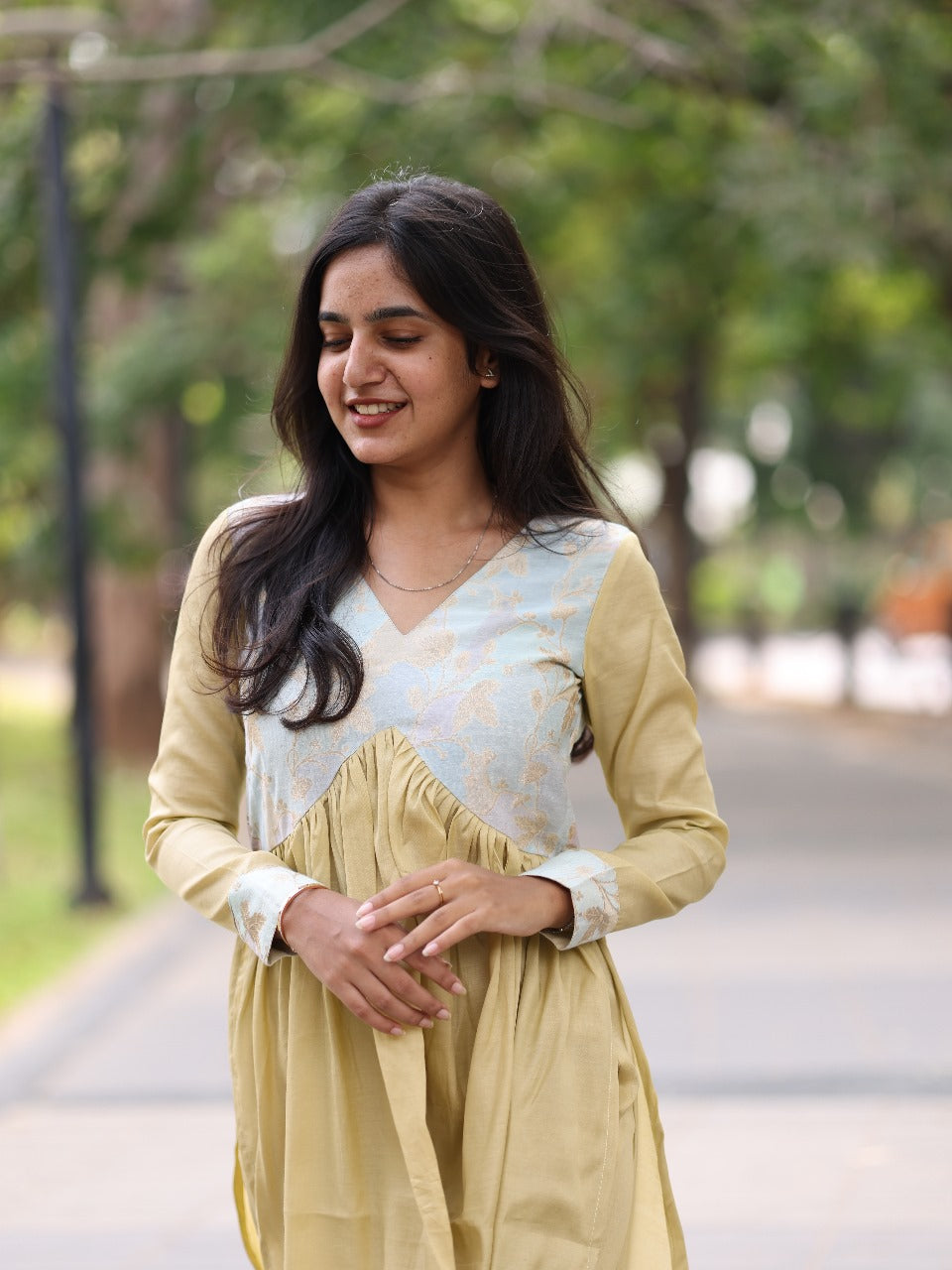 Green banaras alia cut set