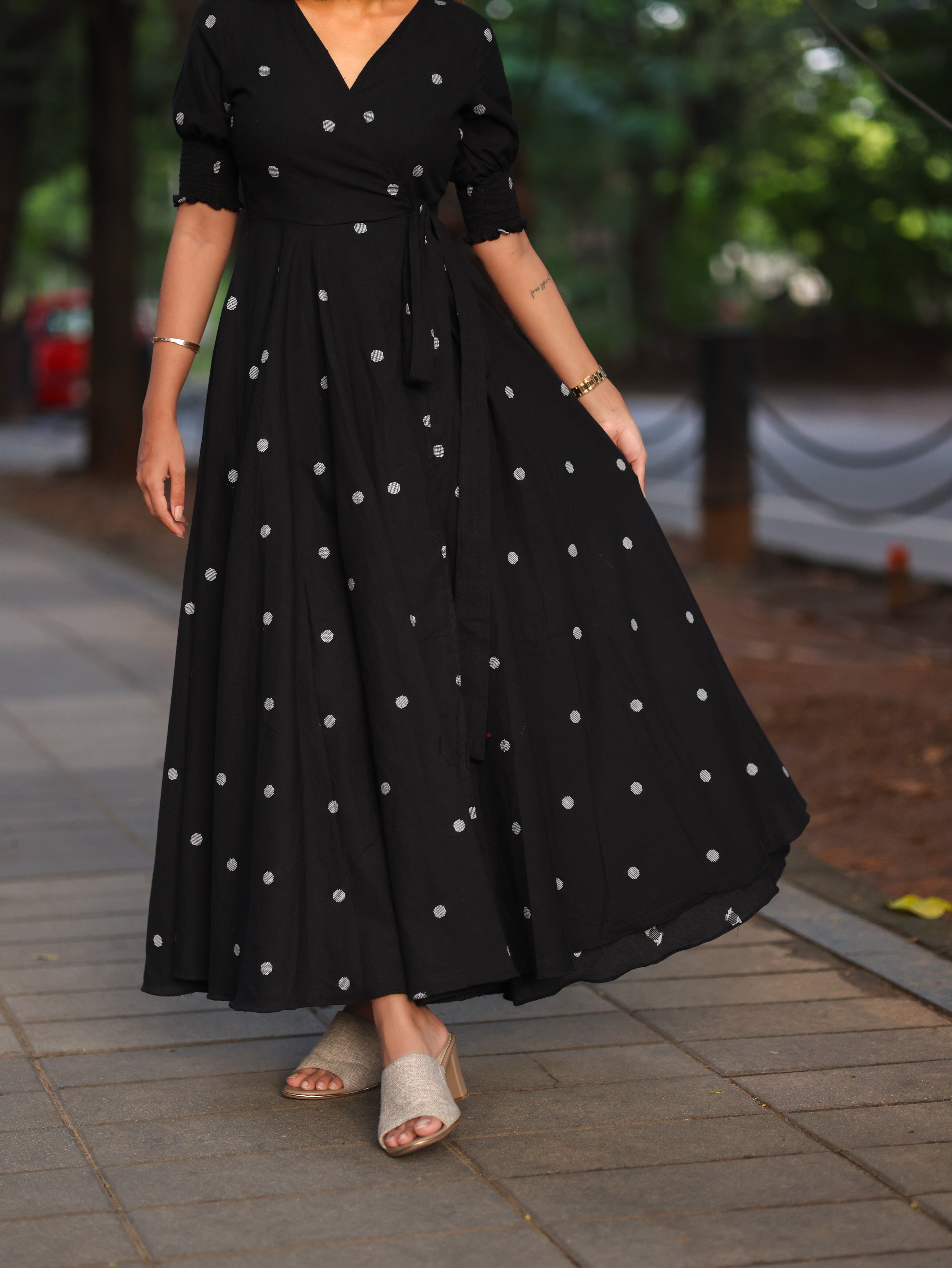 Black Polka dots Cotton warp gown