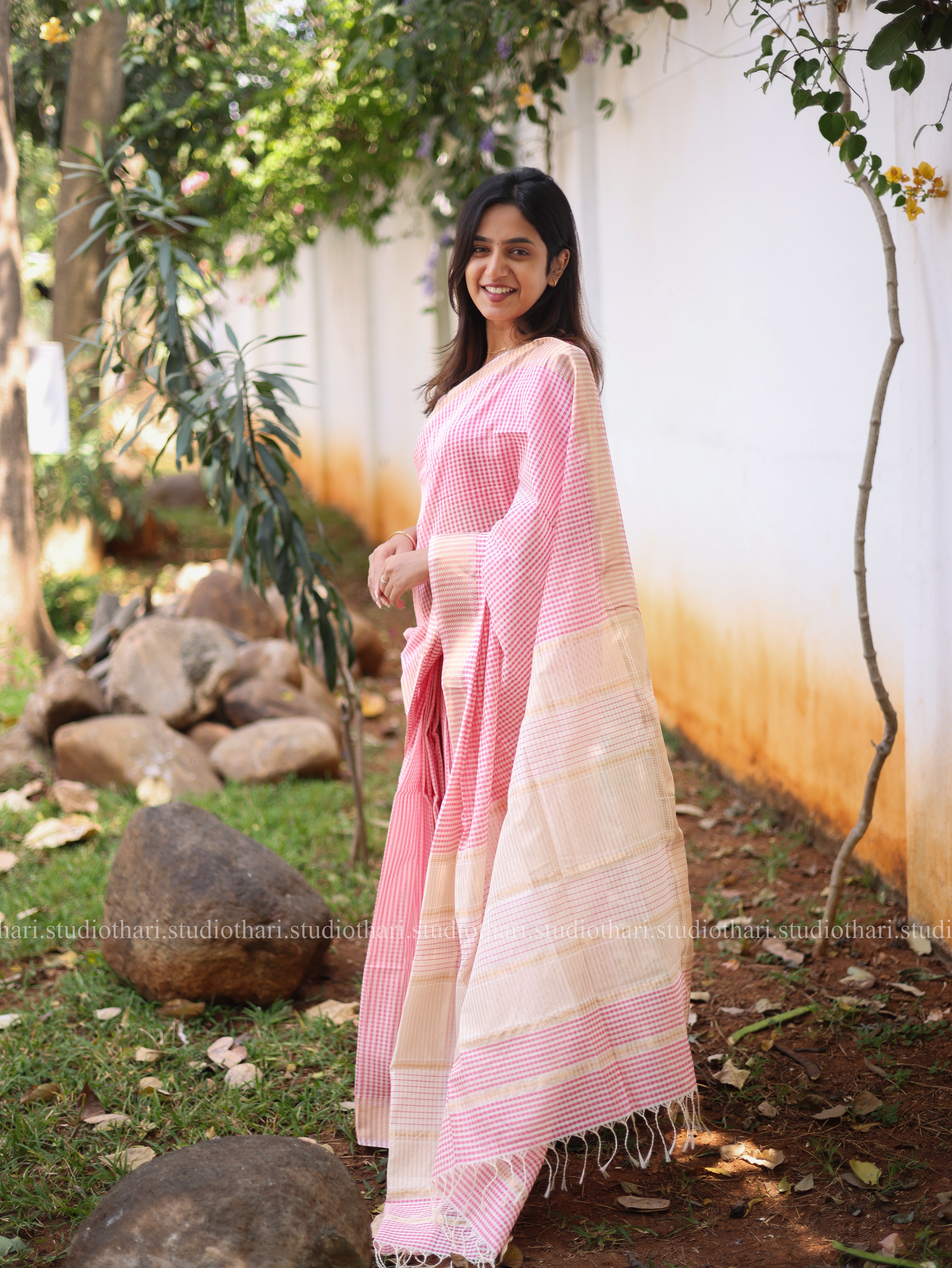 Pink Maheshwari checked saree