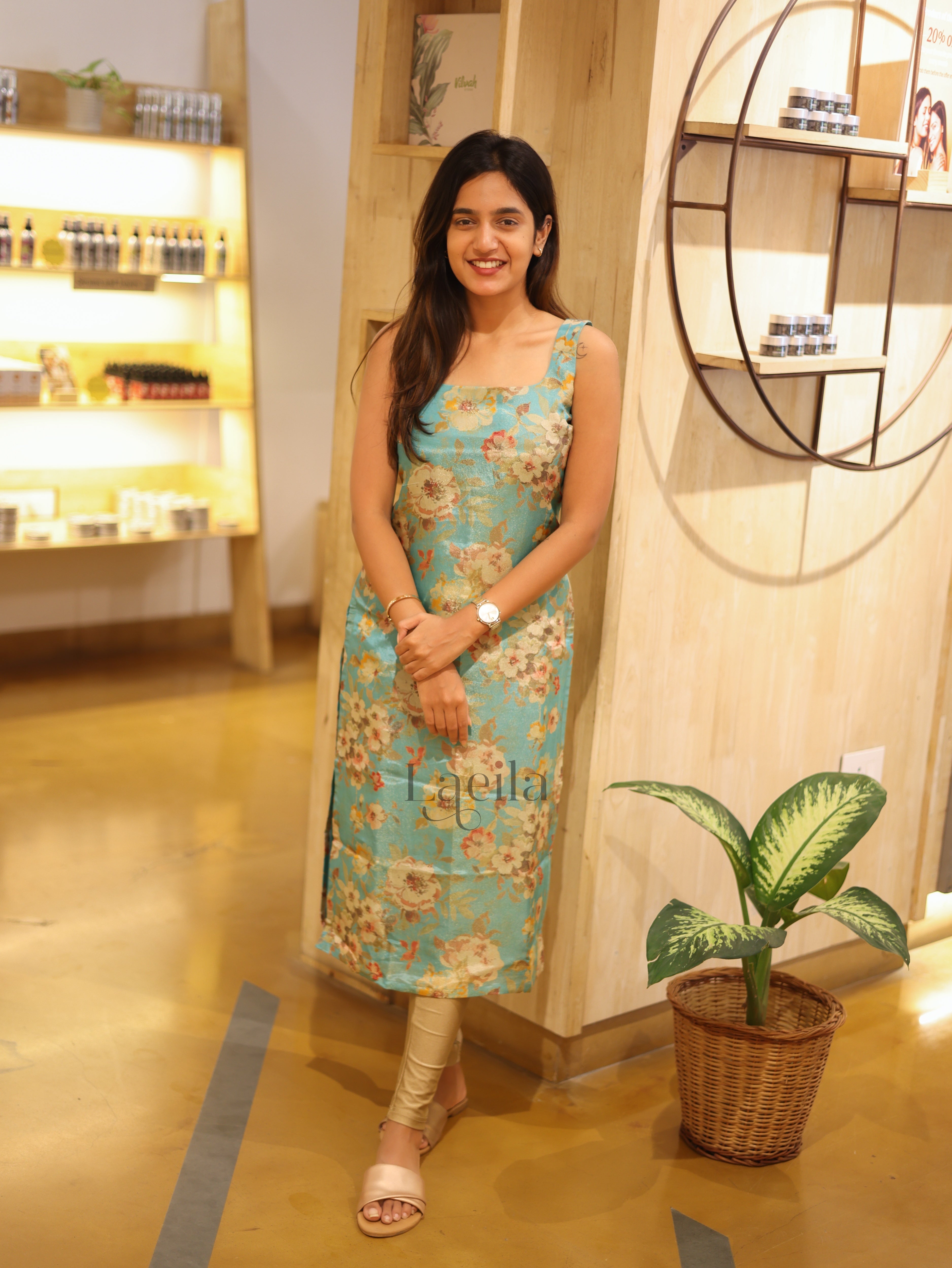 Turquoise blue flower top