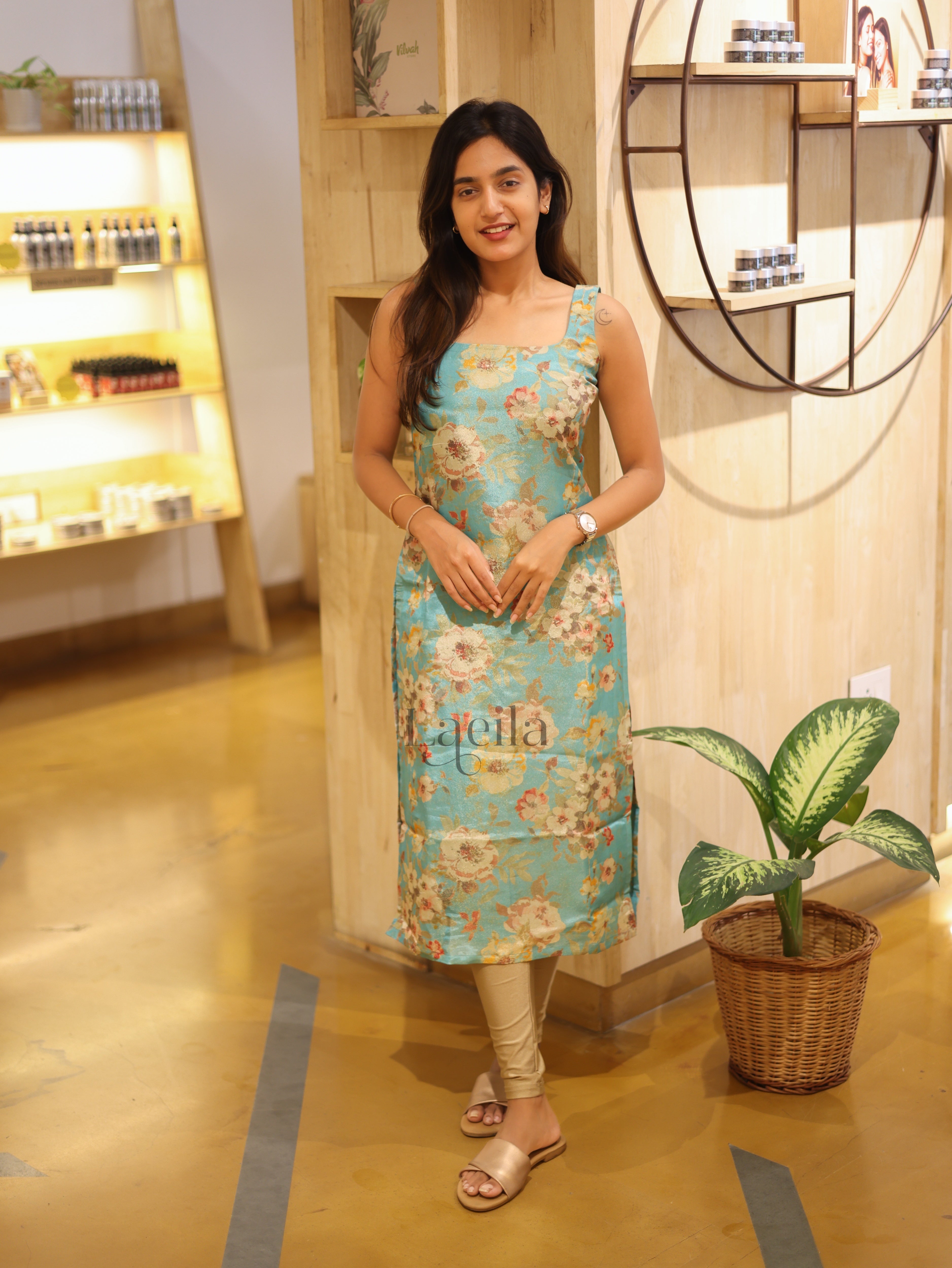 Turquoise blue flower top