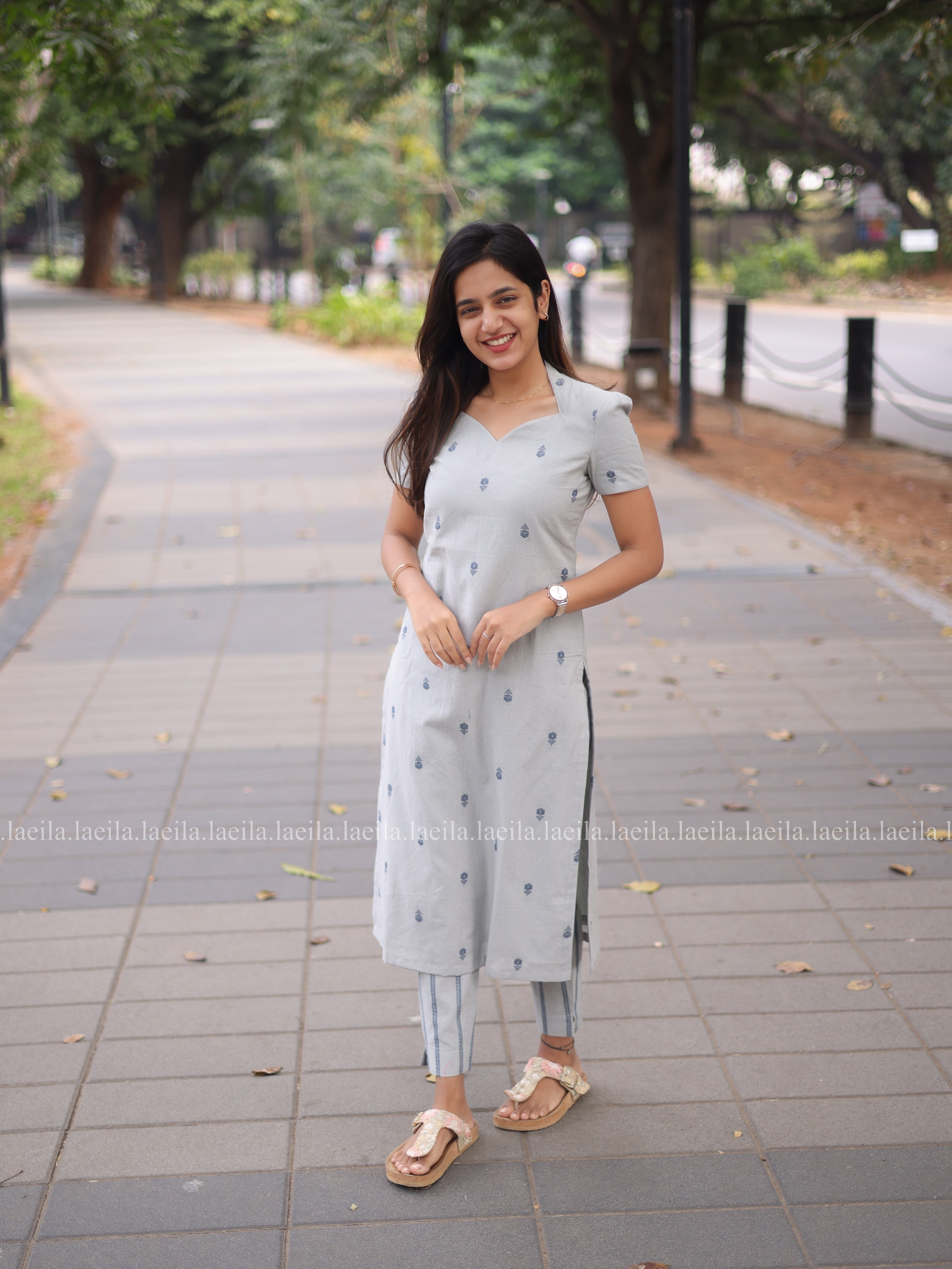 Whisper grey Meera cotton set