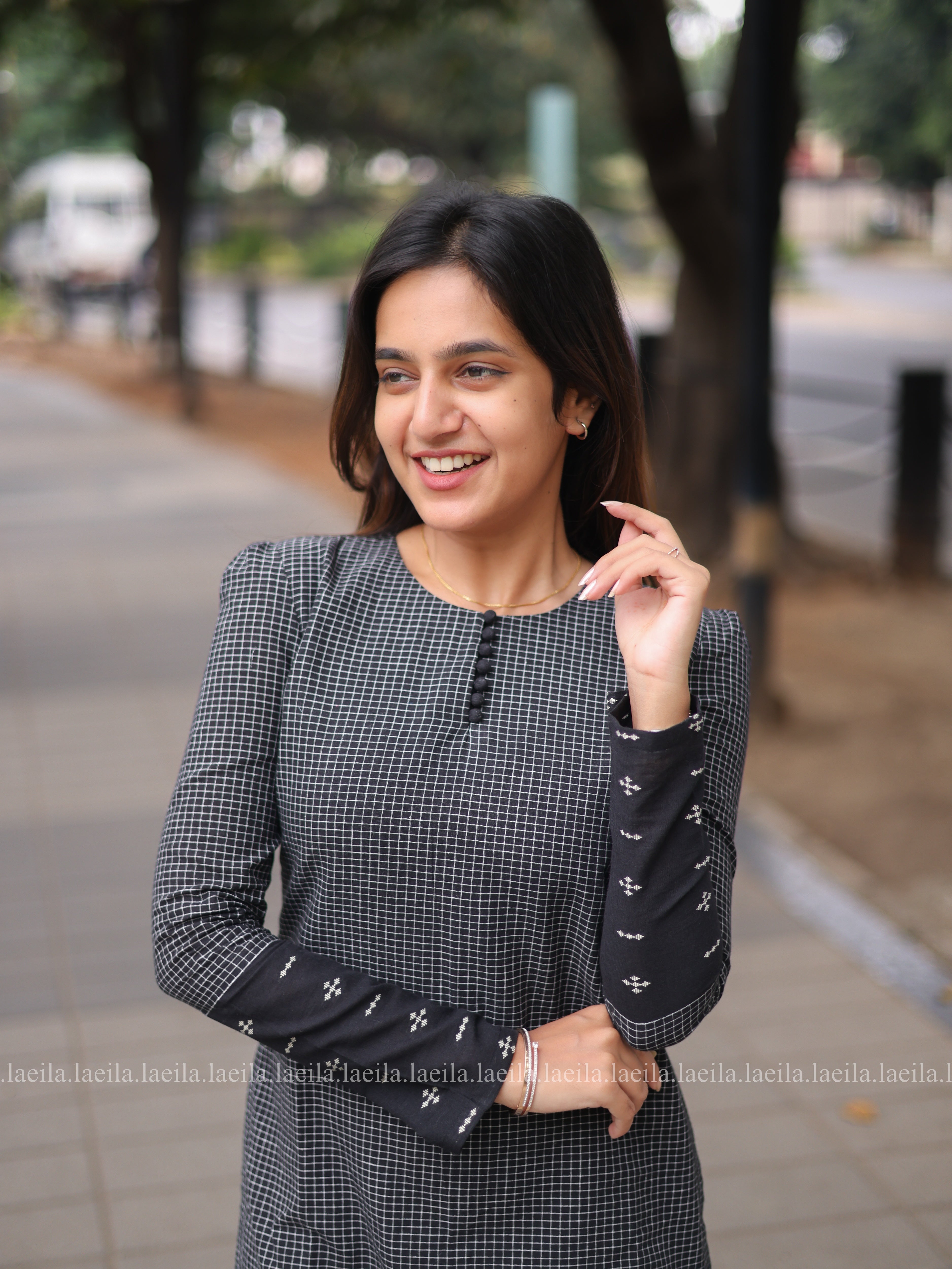 Black checked full sleeve top