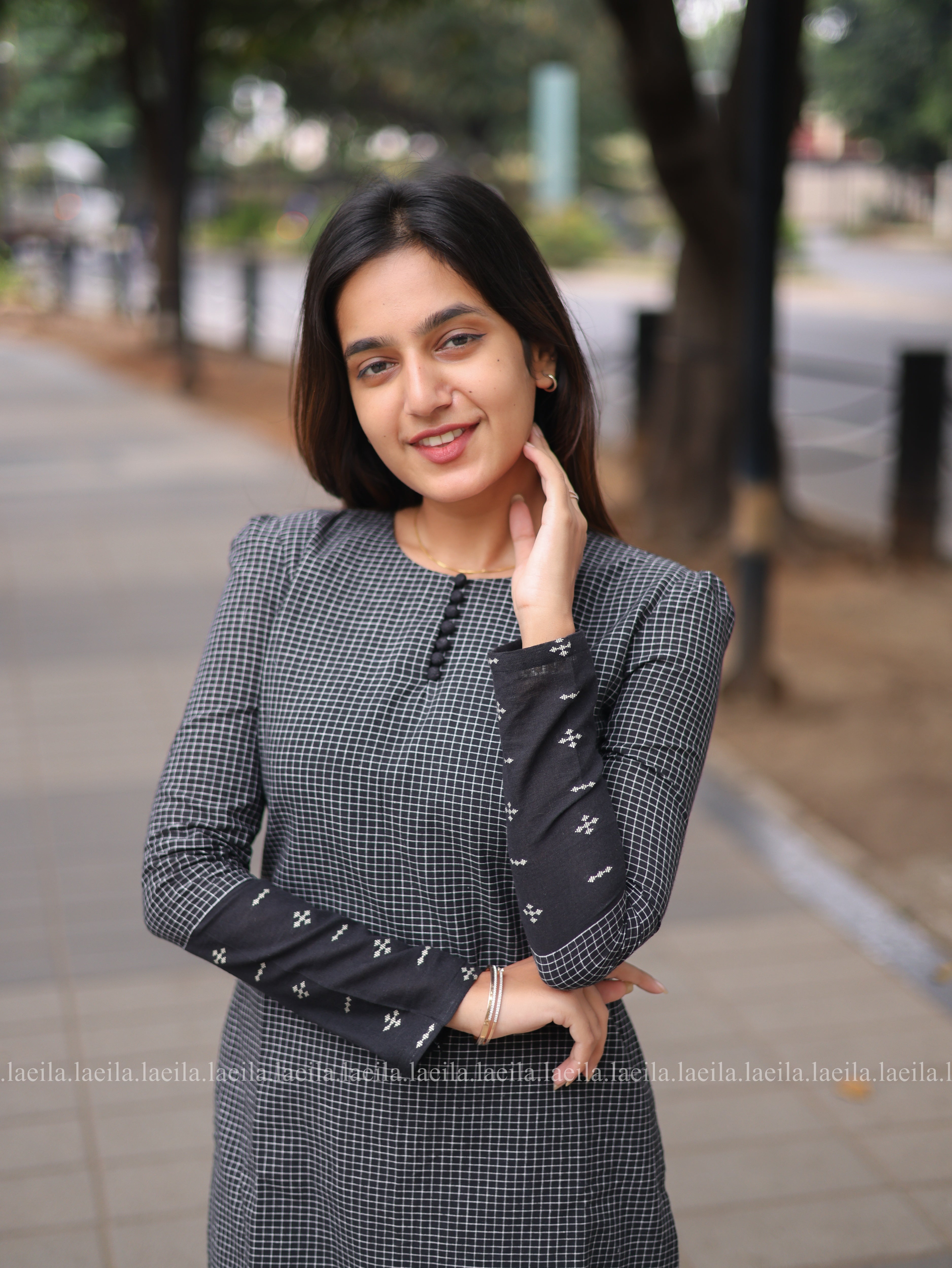 Black checked full sleeve top