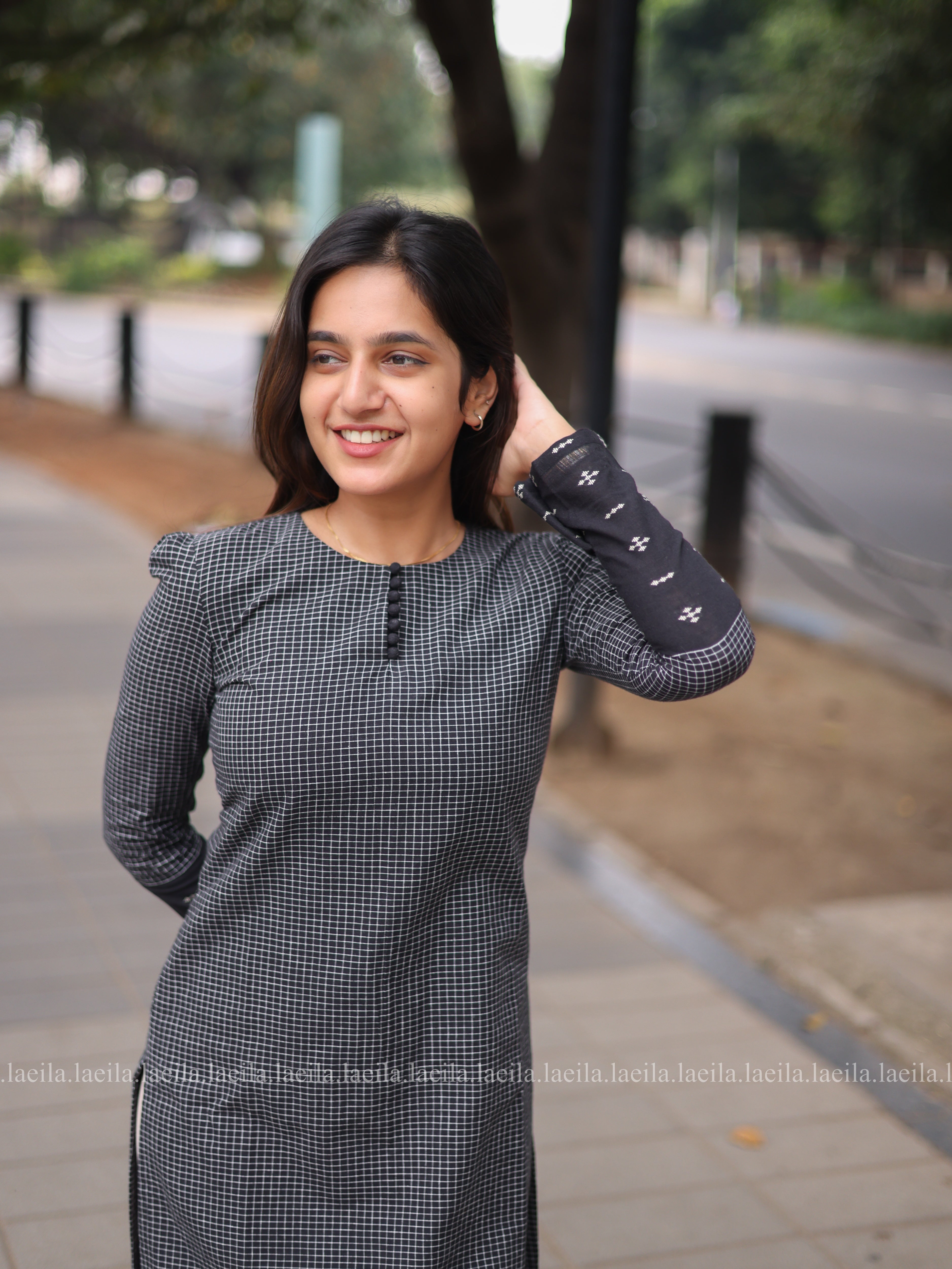 Black checked full sleeve top