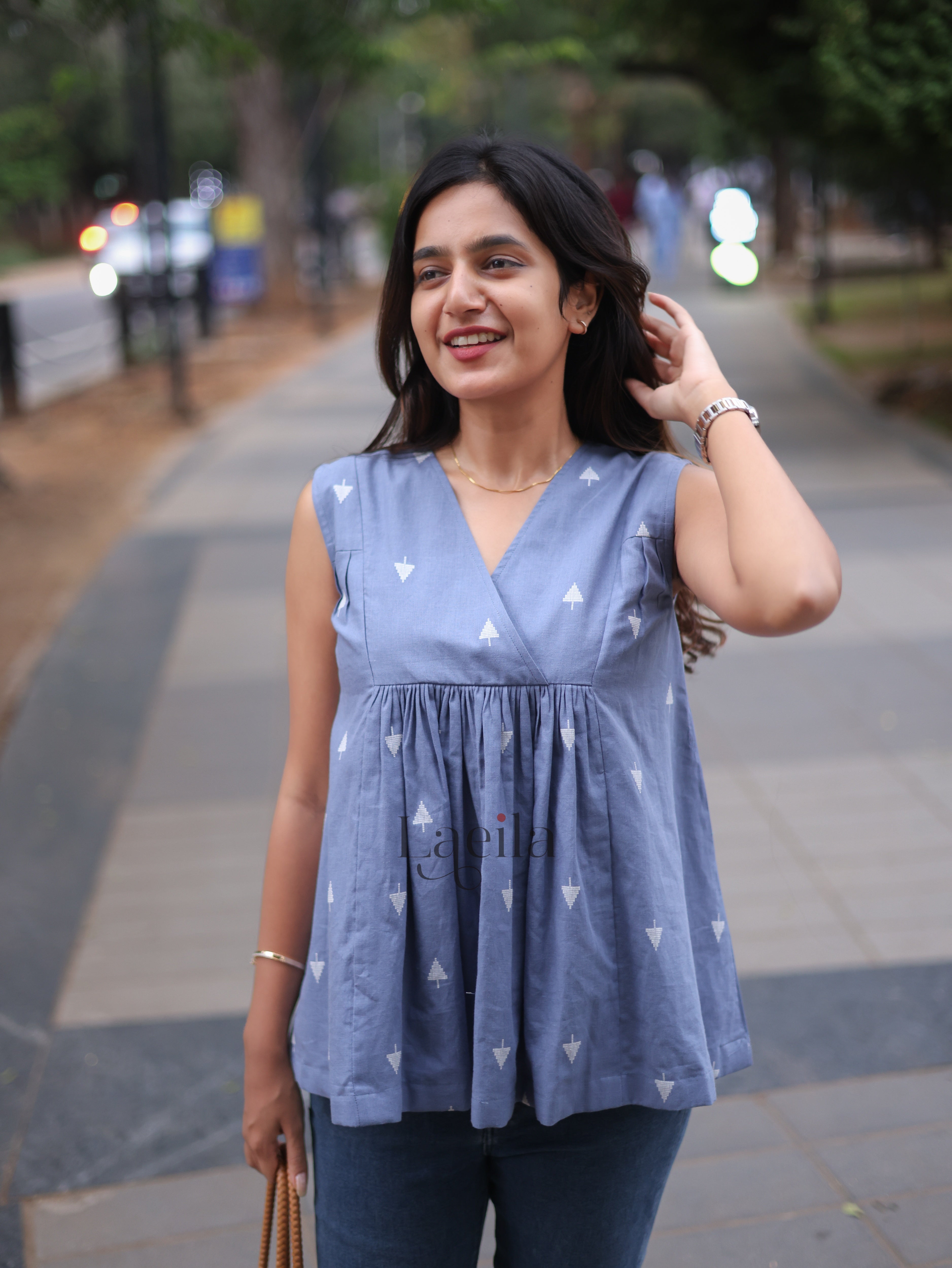 Blue arrow A line denim top