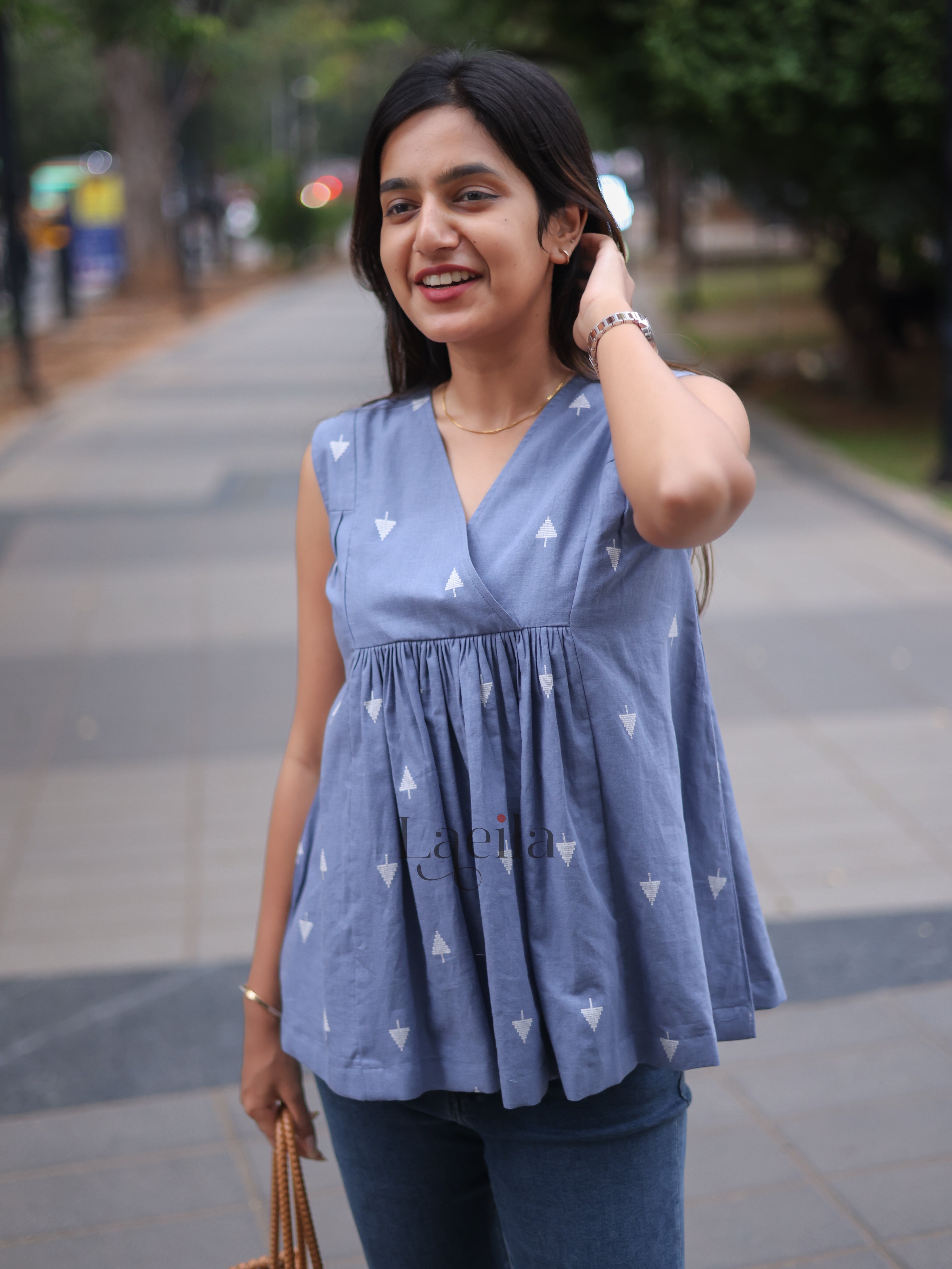 Blue arrow A line denim top