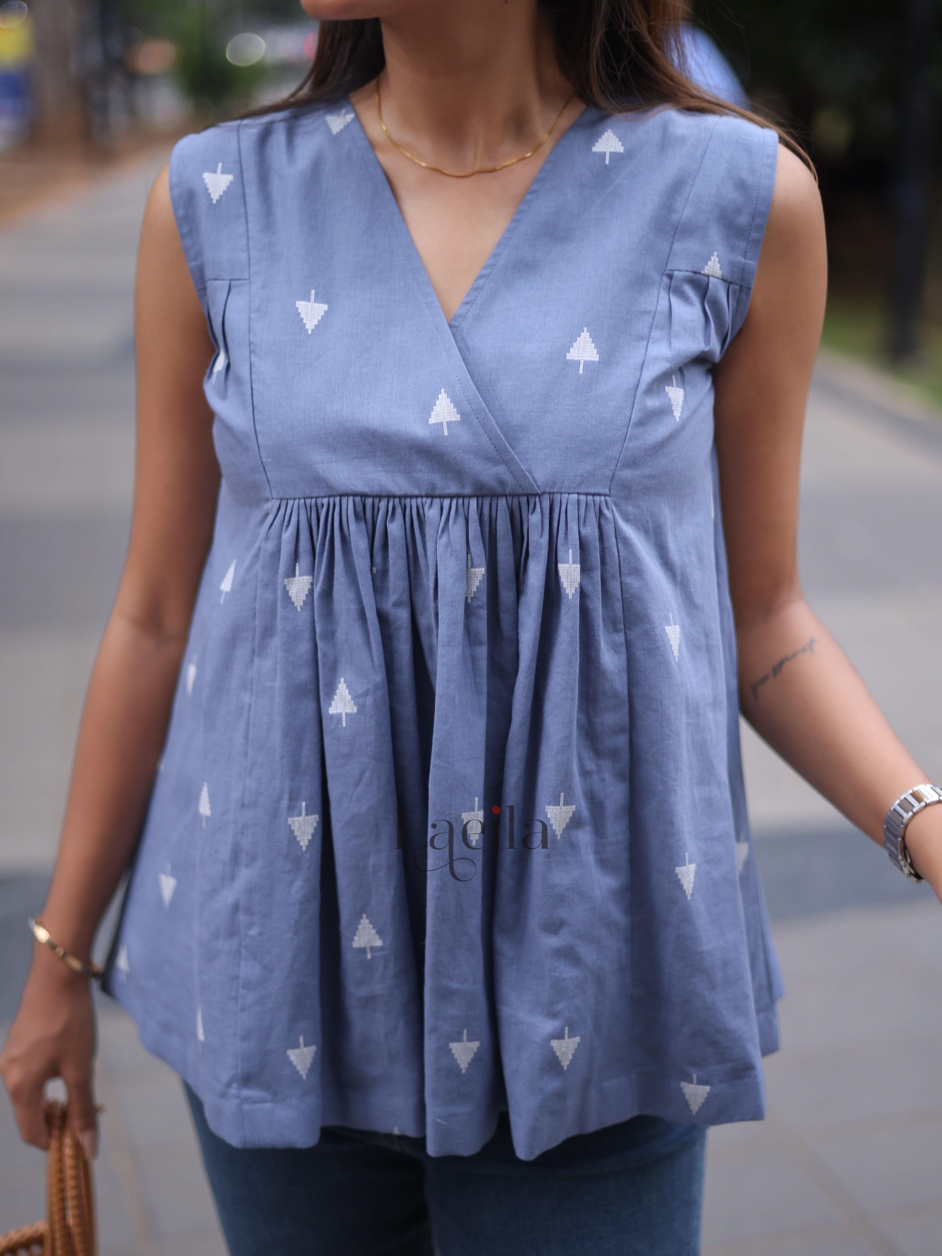 Blue arrow A line denim top