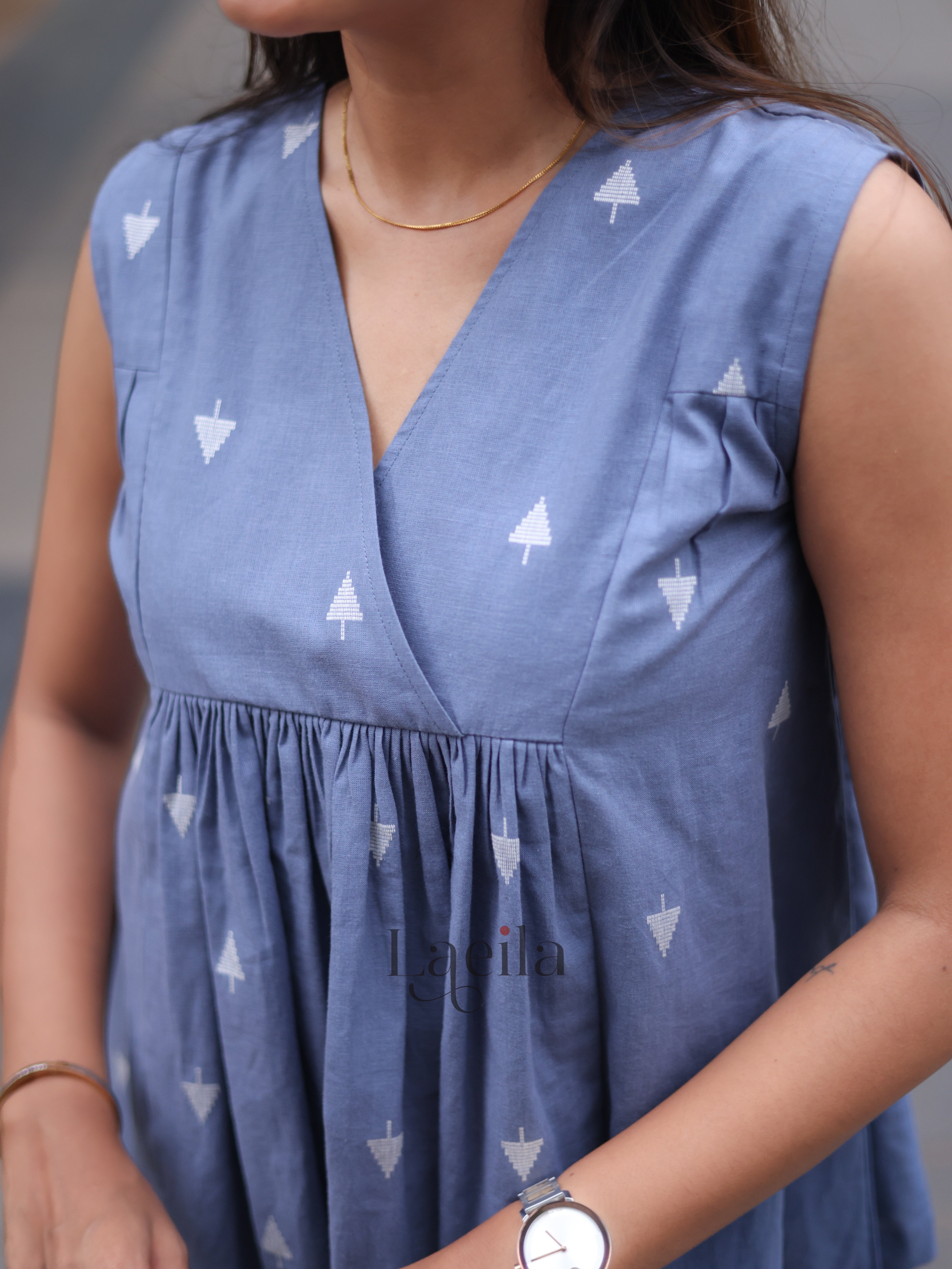 Blue arrow A line denim top