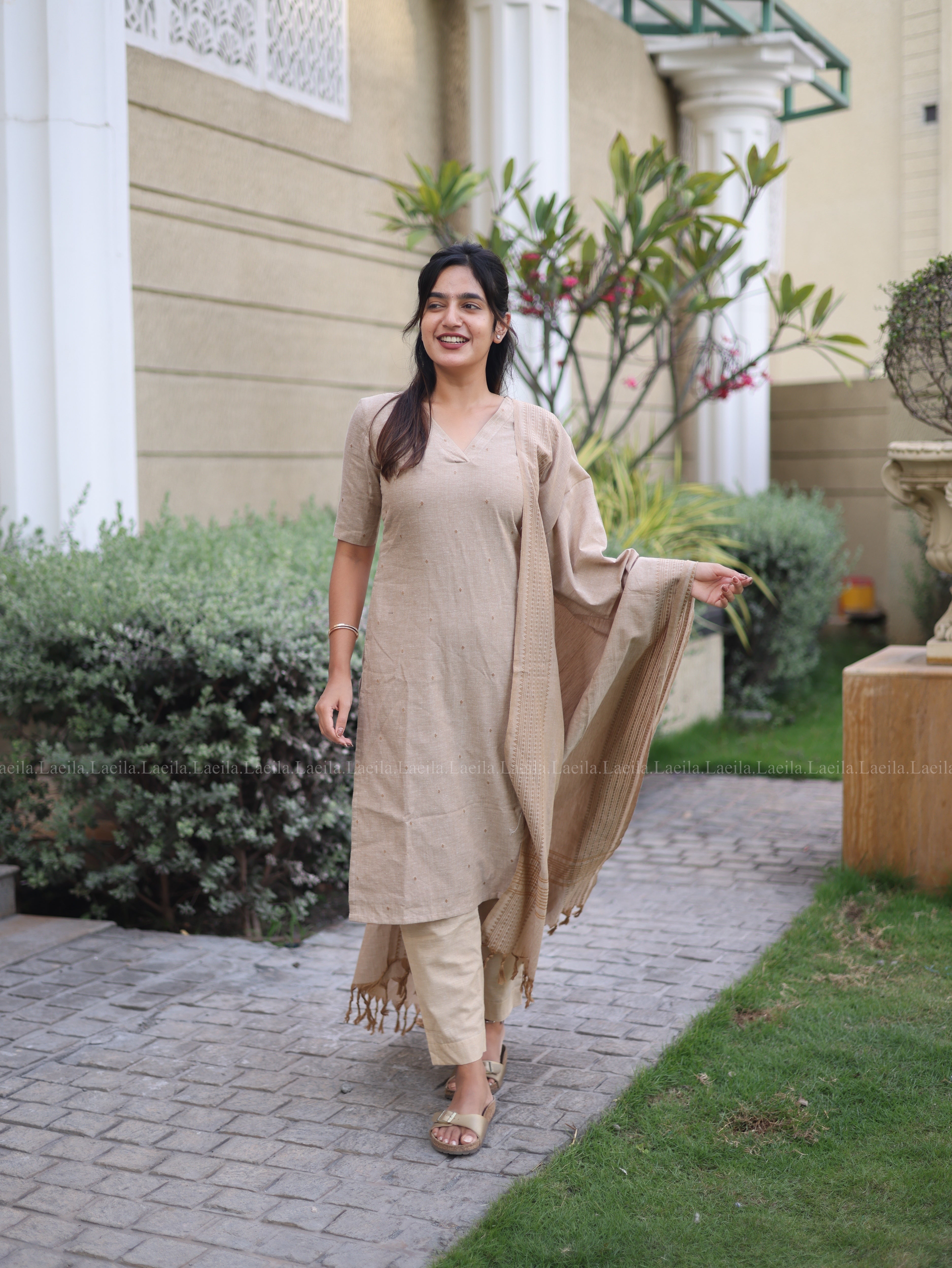 Beige Kadhambari Set