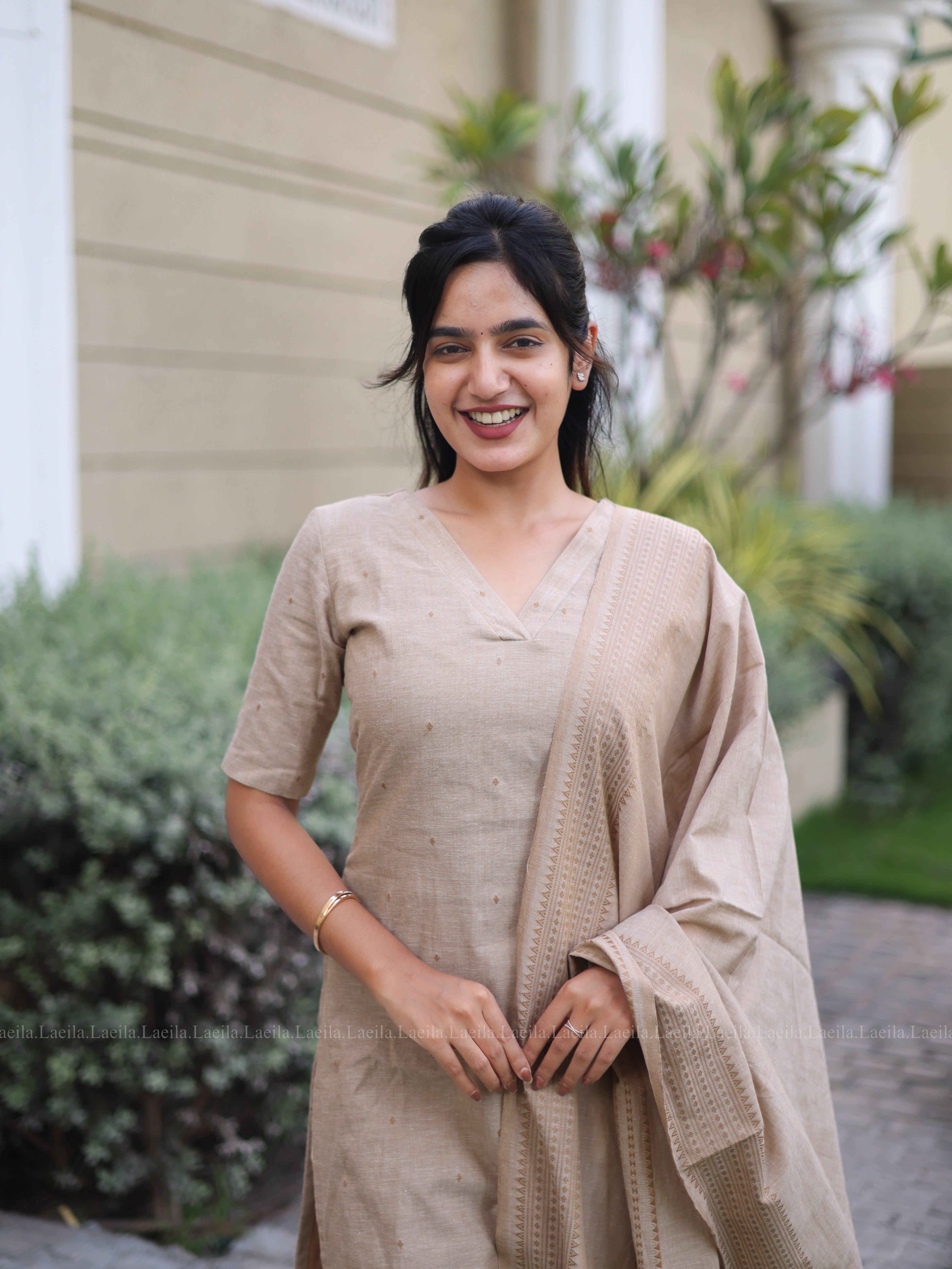 Beige Kadhambari Set