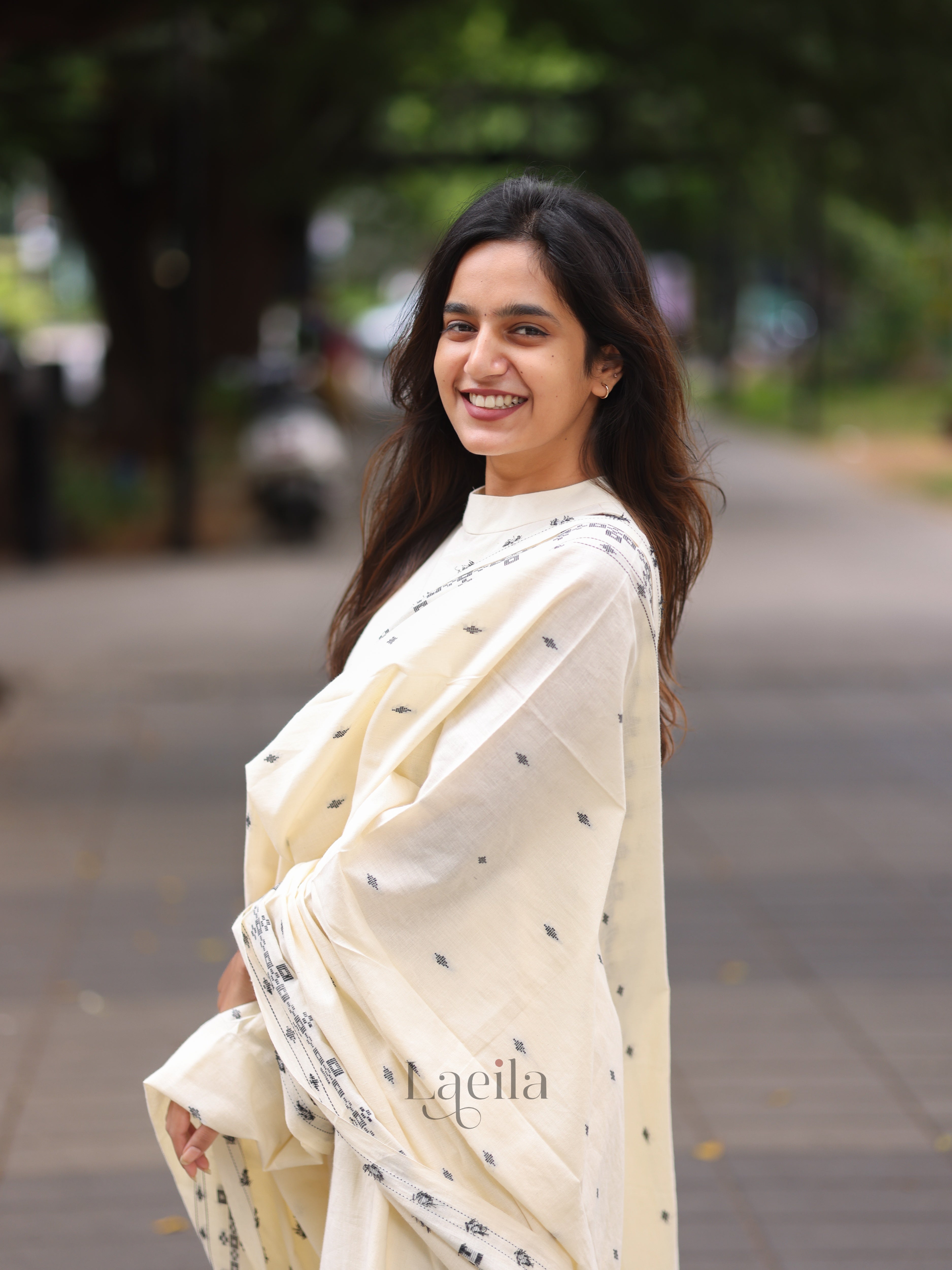 White Handloom Cotton Kadhambari Set (Pant / Bottom Only)