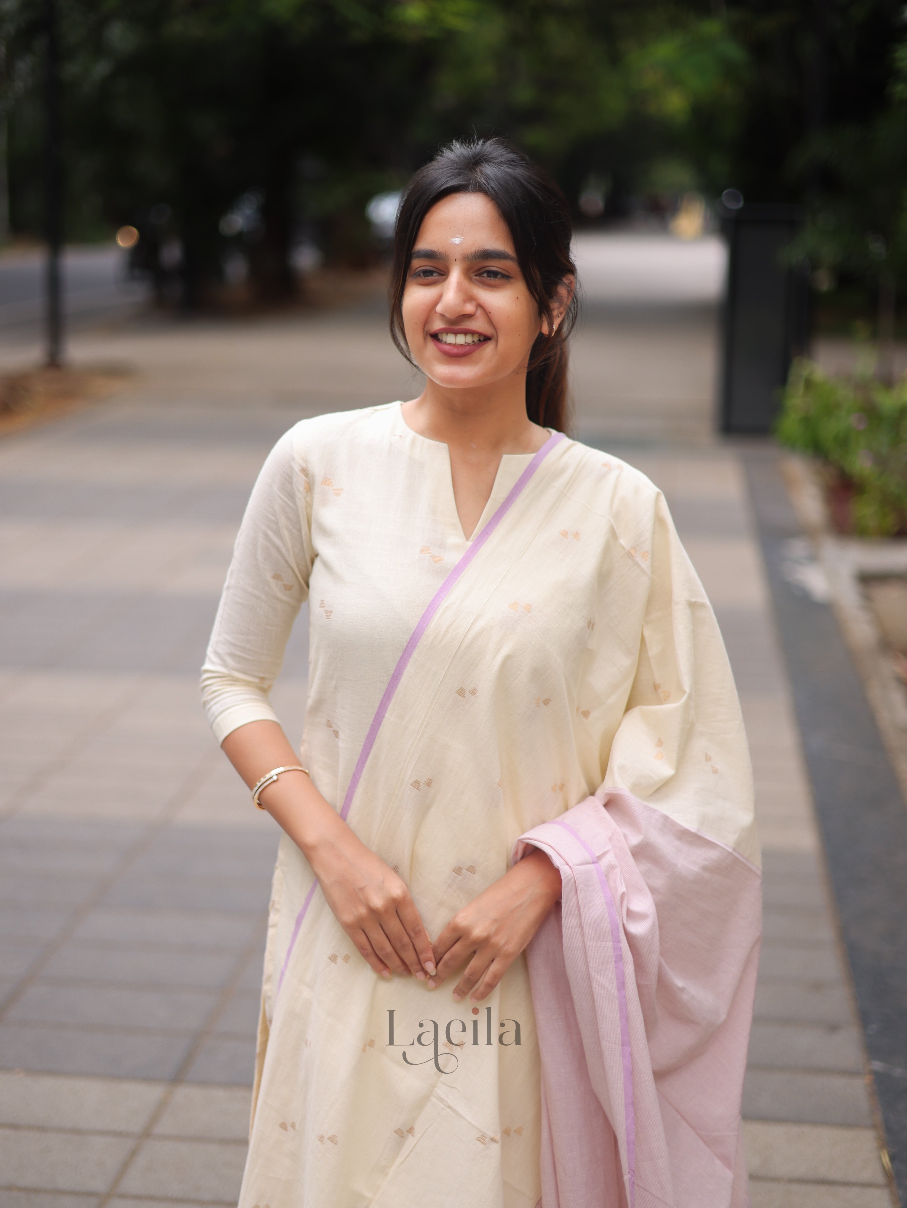 Half White Cotton Kadambari Set