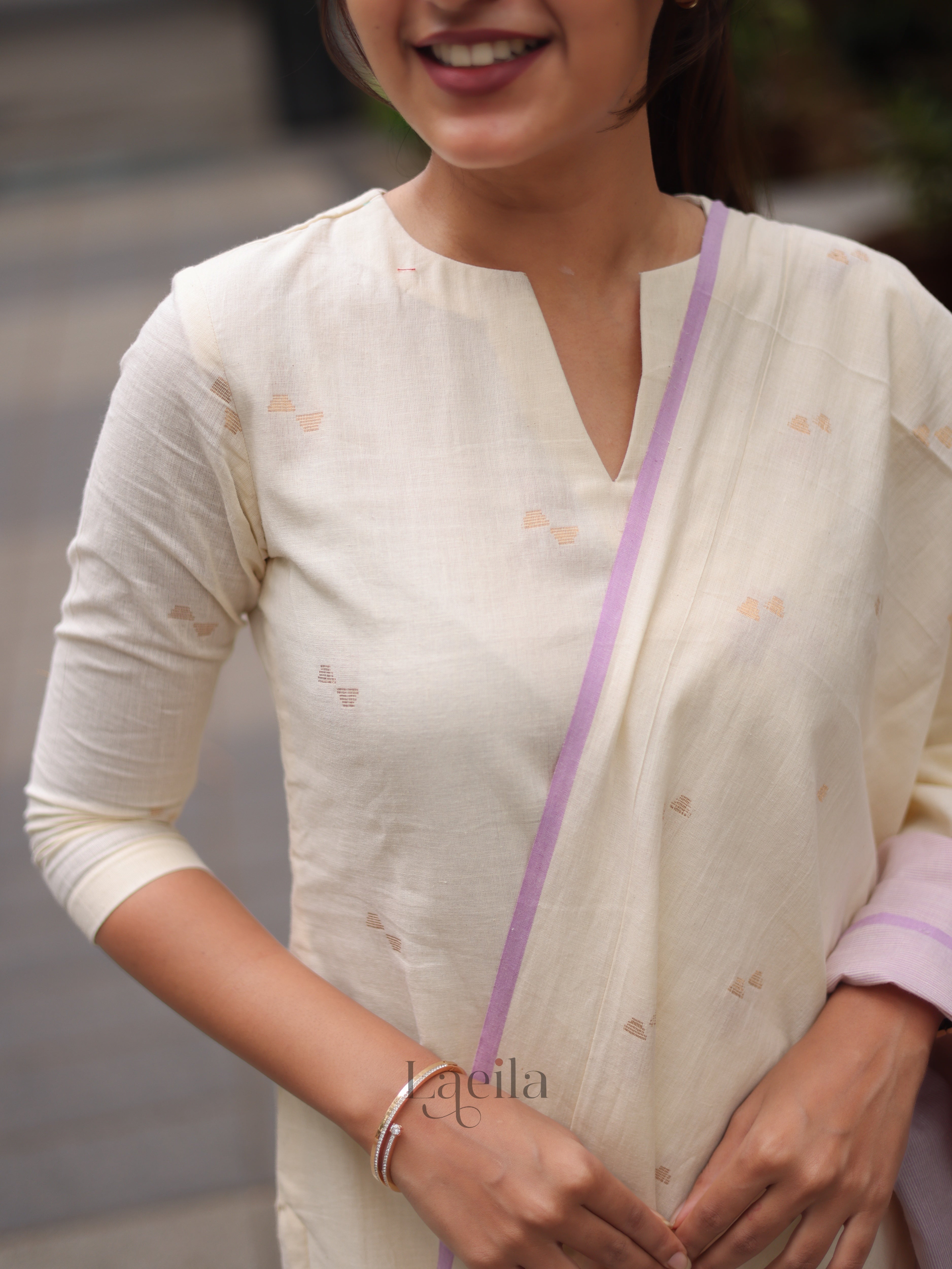 Half White Cotton Kadambari Set