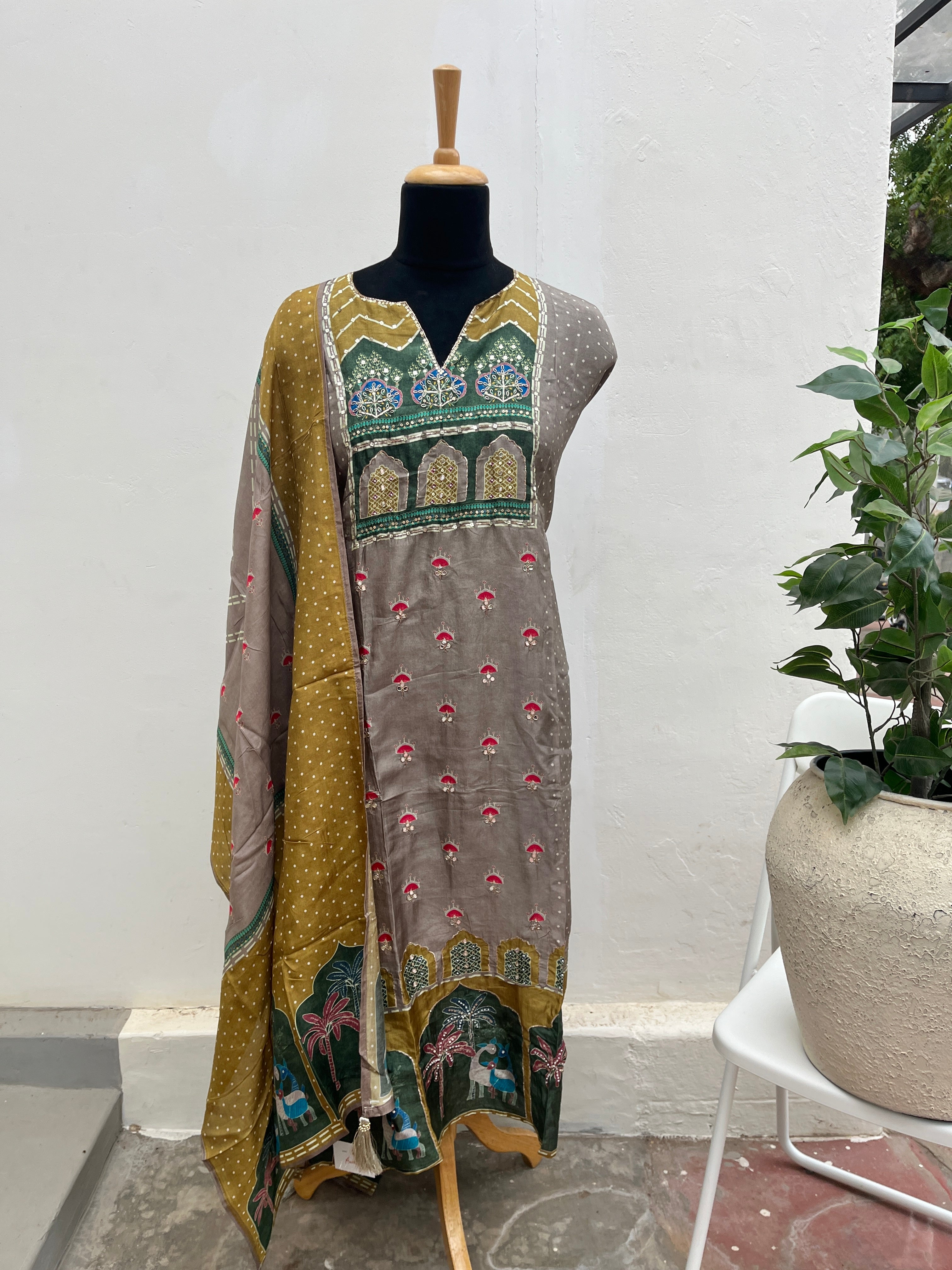 Grey semi stitched suit set