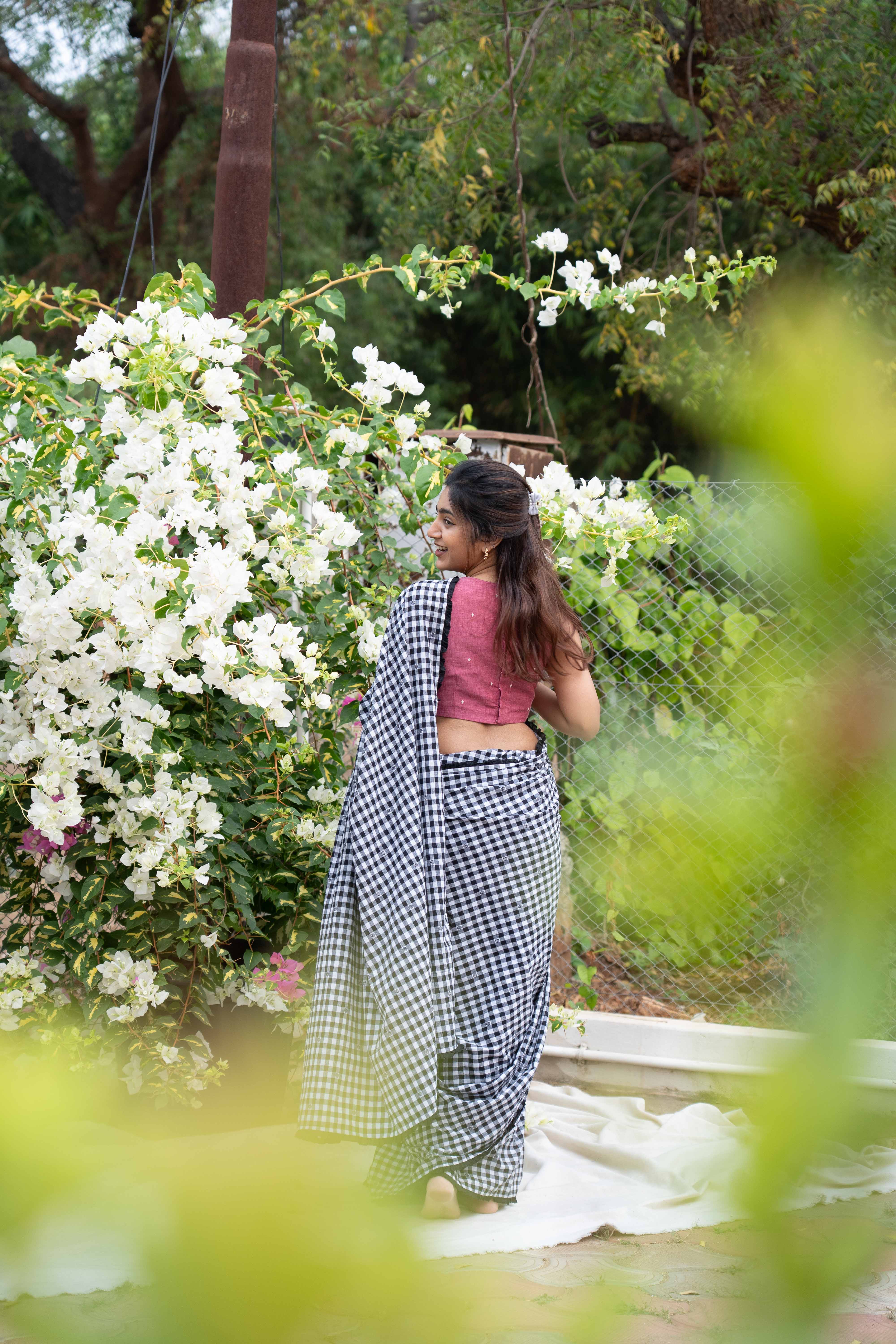 Noir Kattam saree
