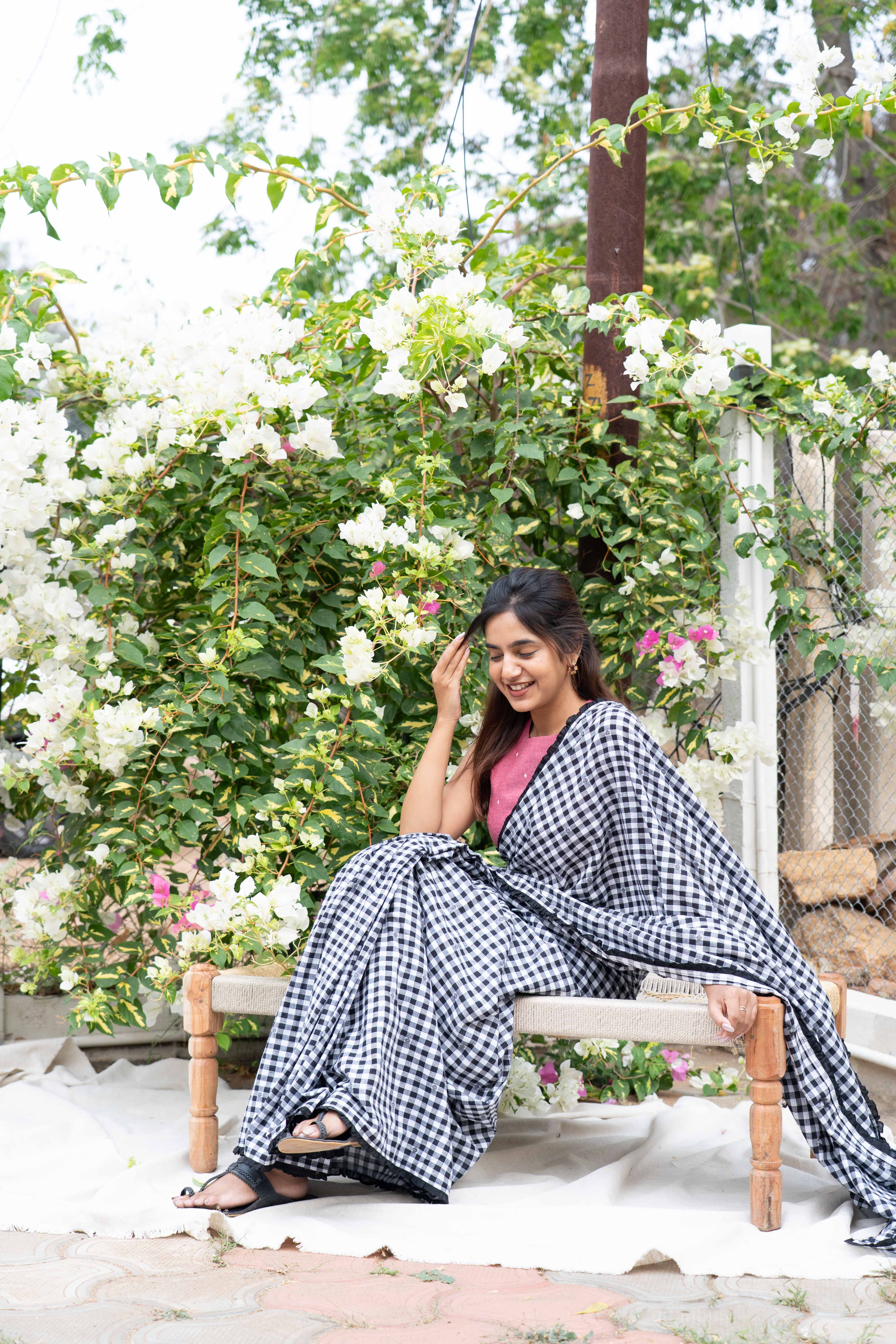Noir Kattam saree