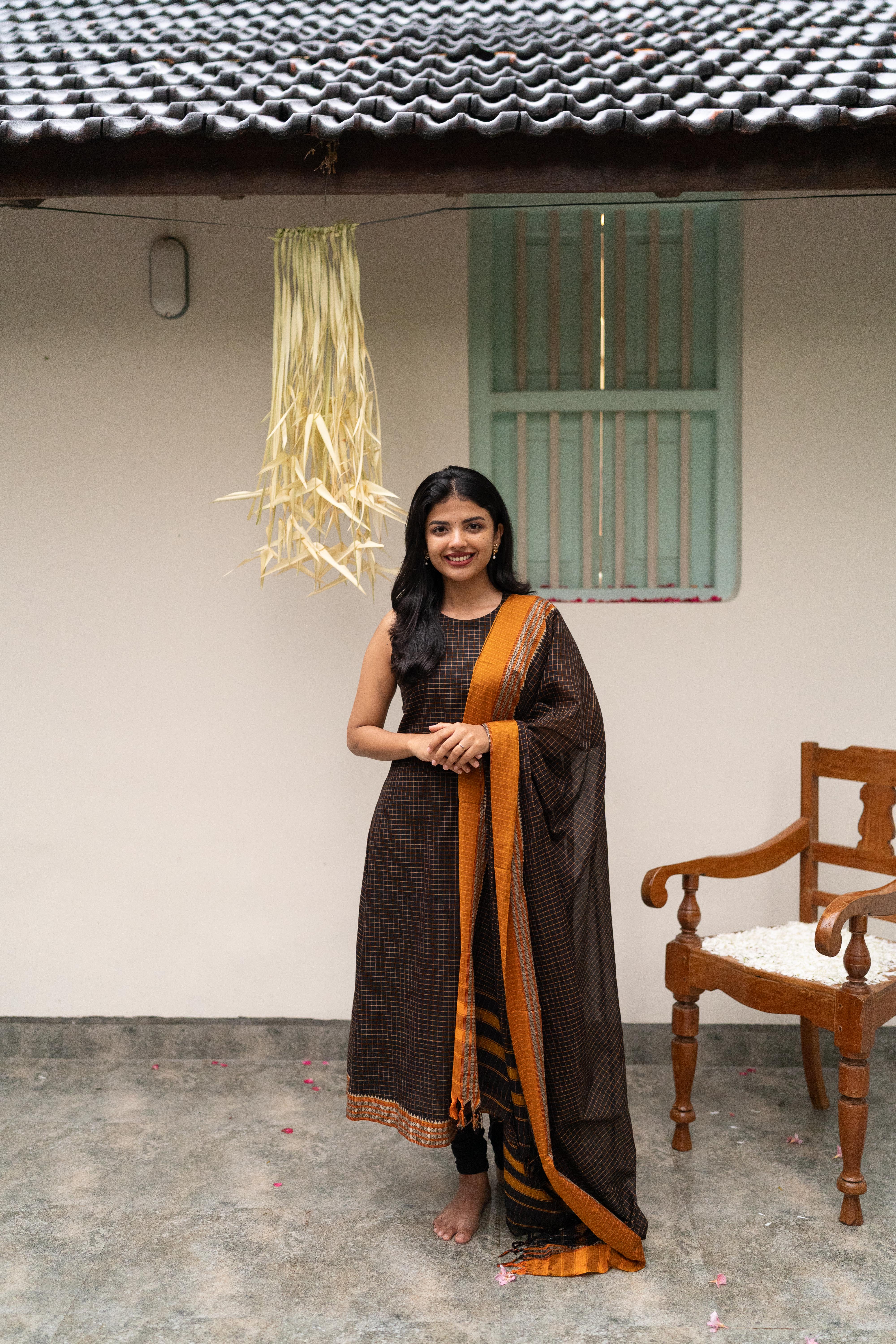 Black Kattam Kanchi Cotton Top & Dupatta