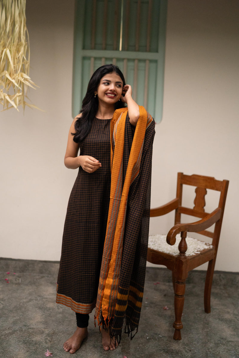 Black Kattam Kanchi Cotton Top & Dupatta