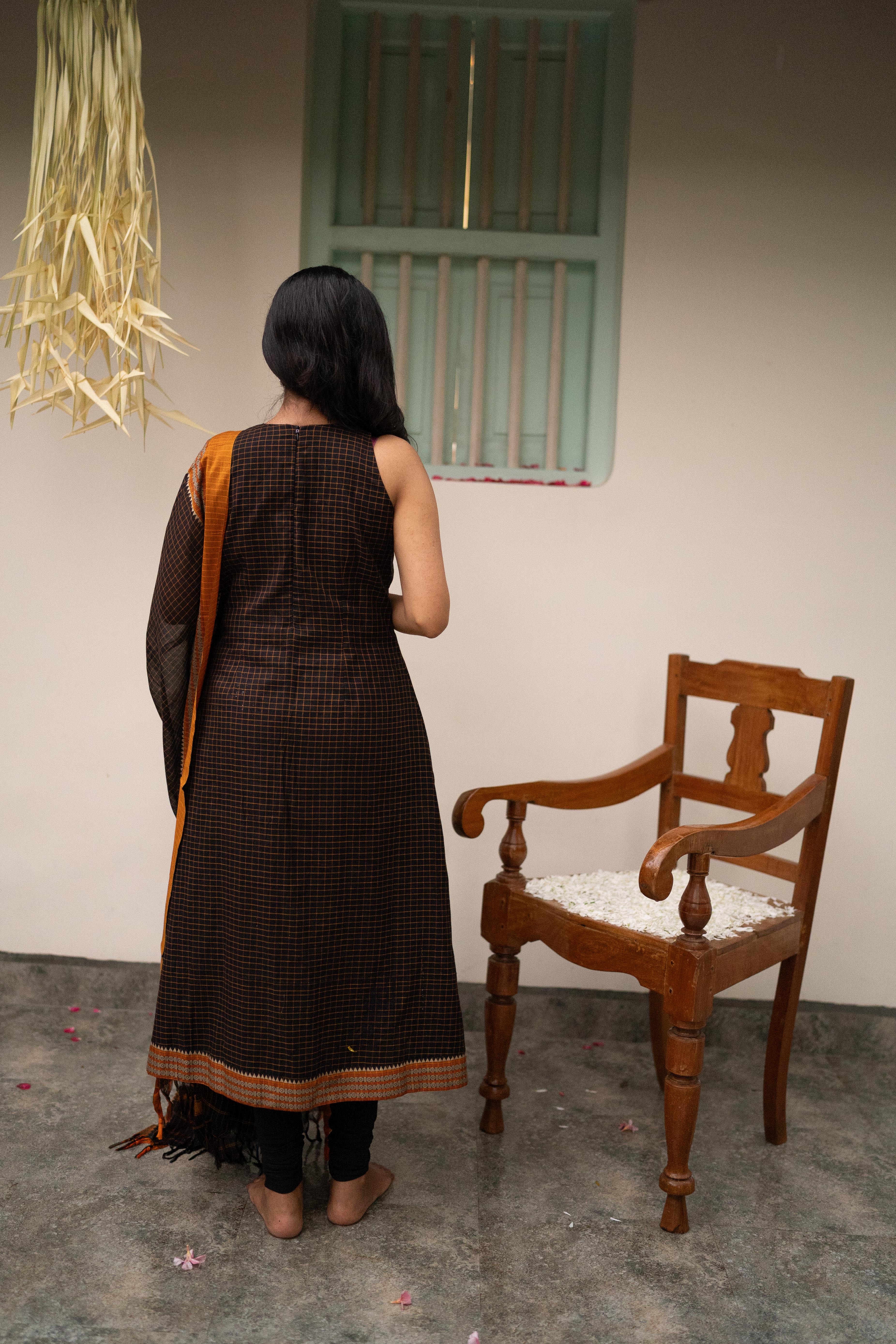 Black Kattam Kanchi Cotton Top & Dupatta