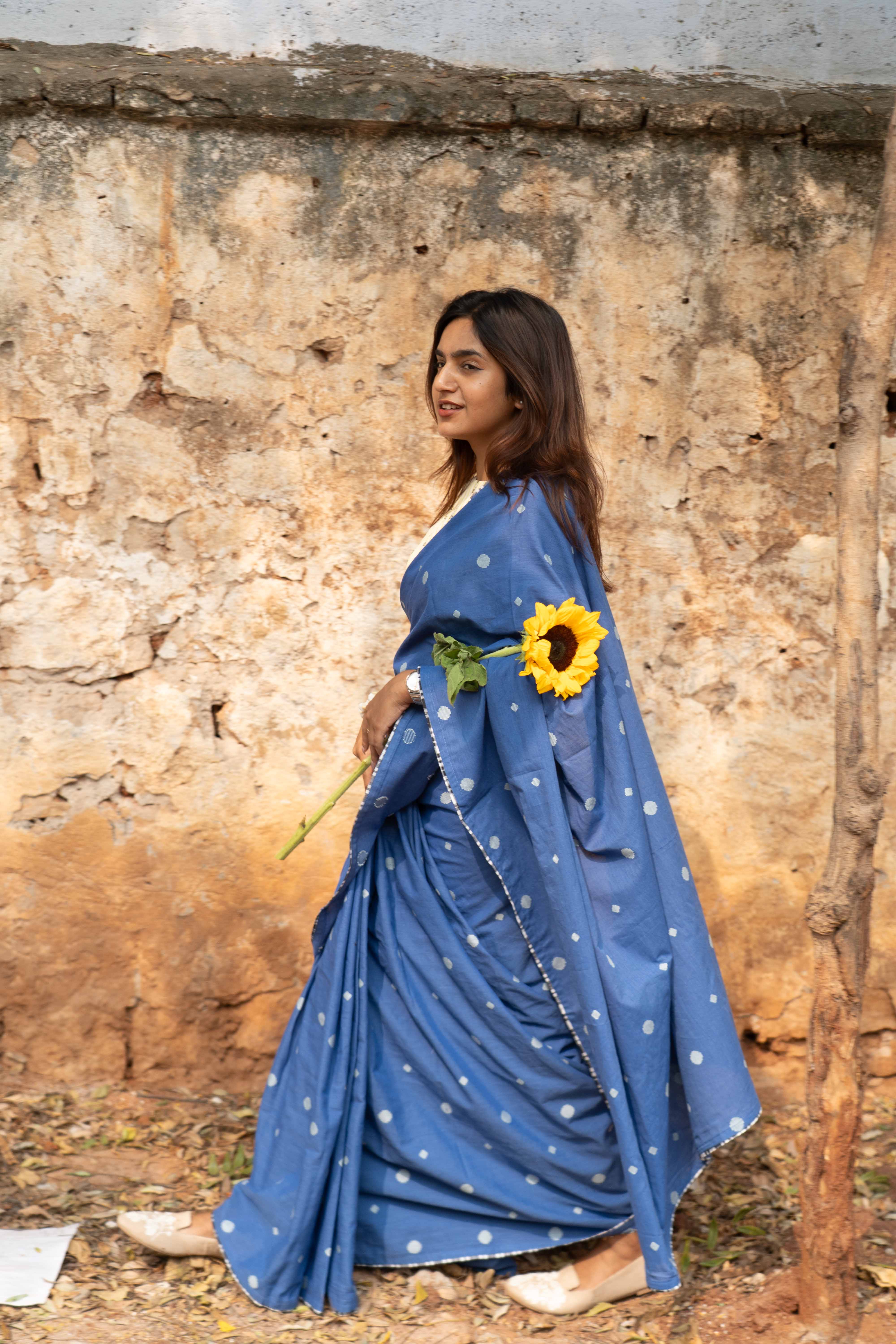 Neel tuli saree