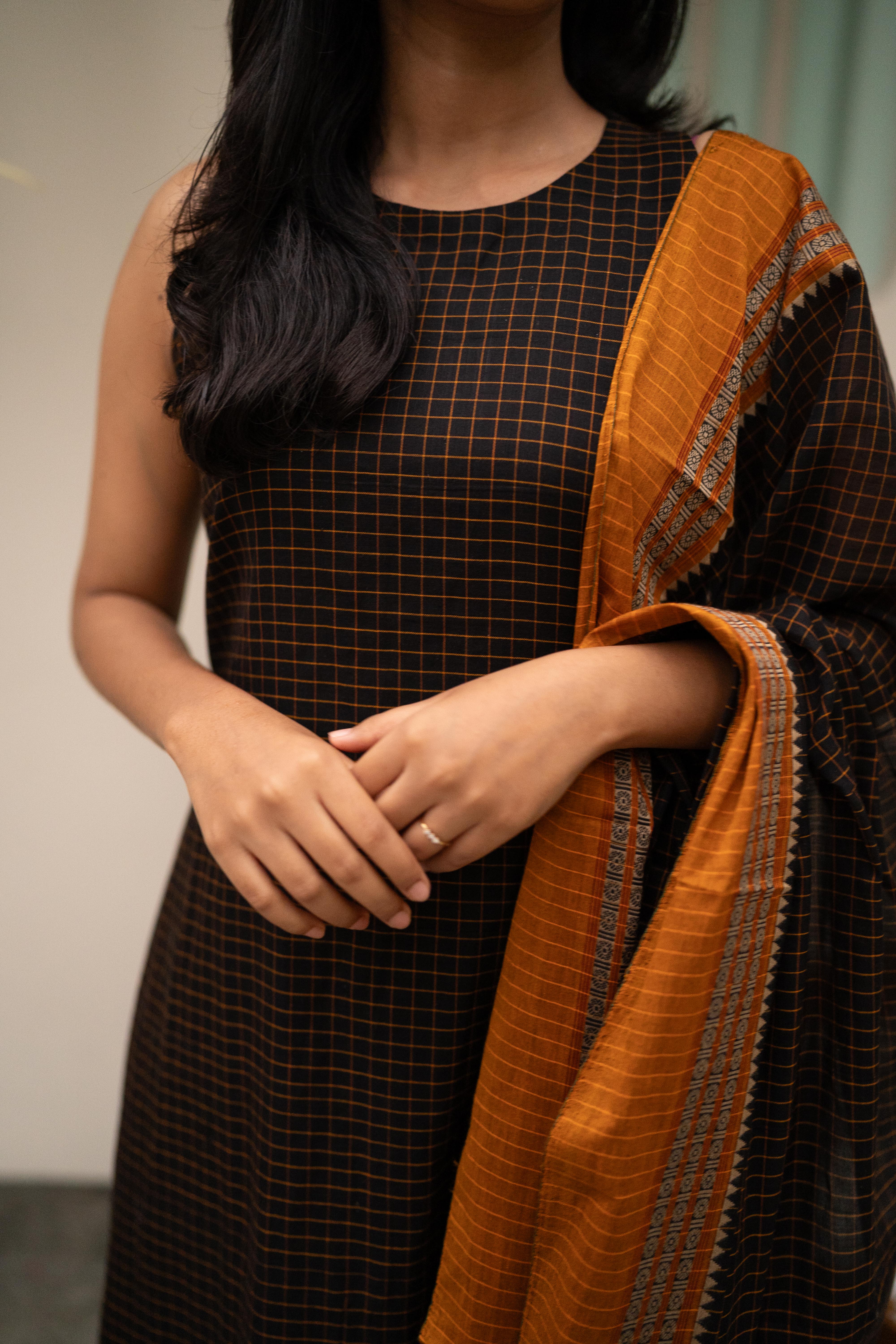 Black Kattam Kanchi Cotton Top & Dupatta