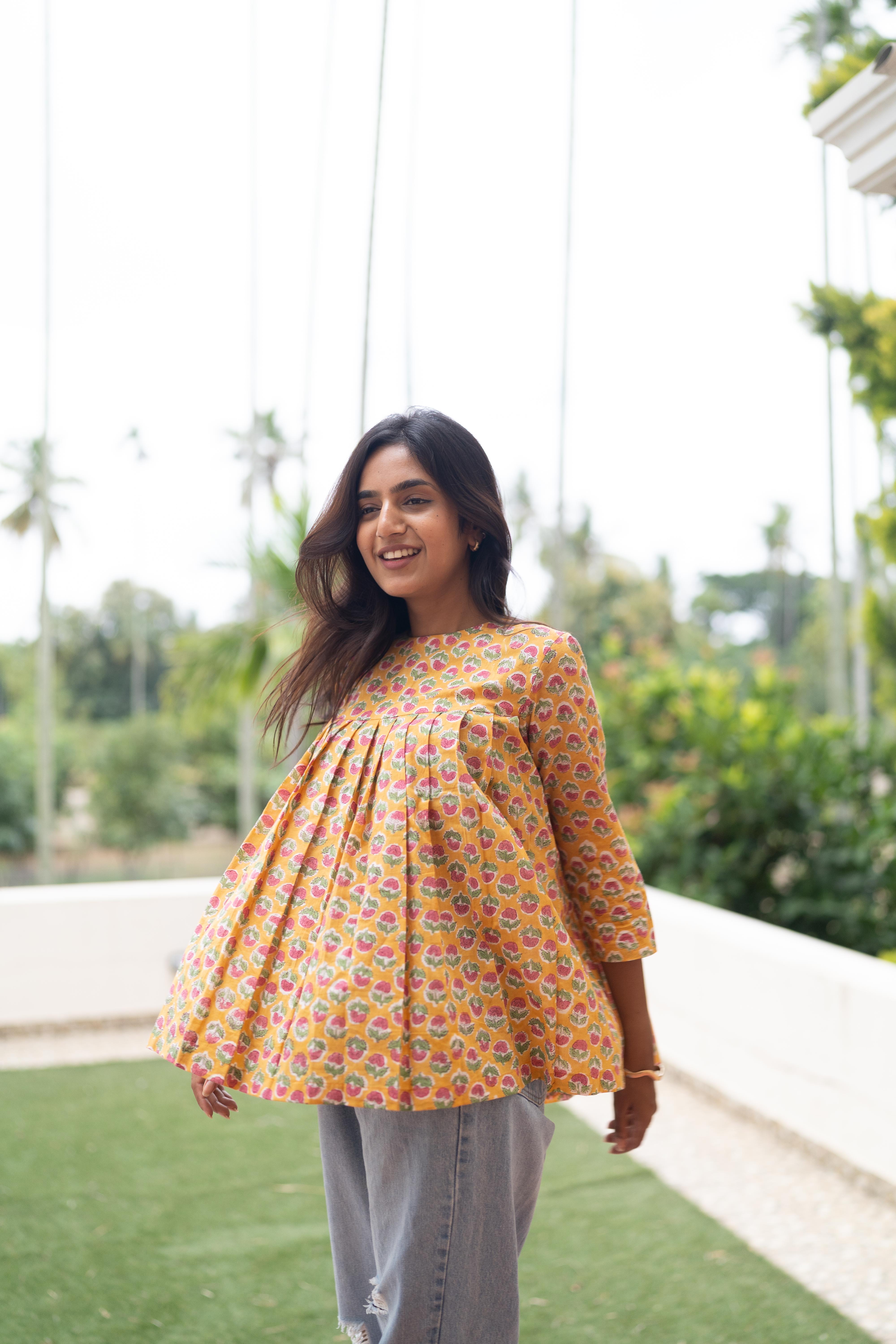 Sol yellow short top