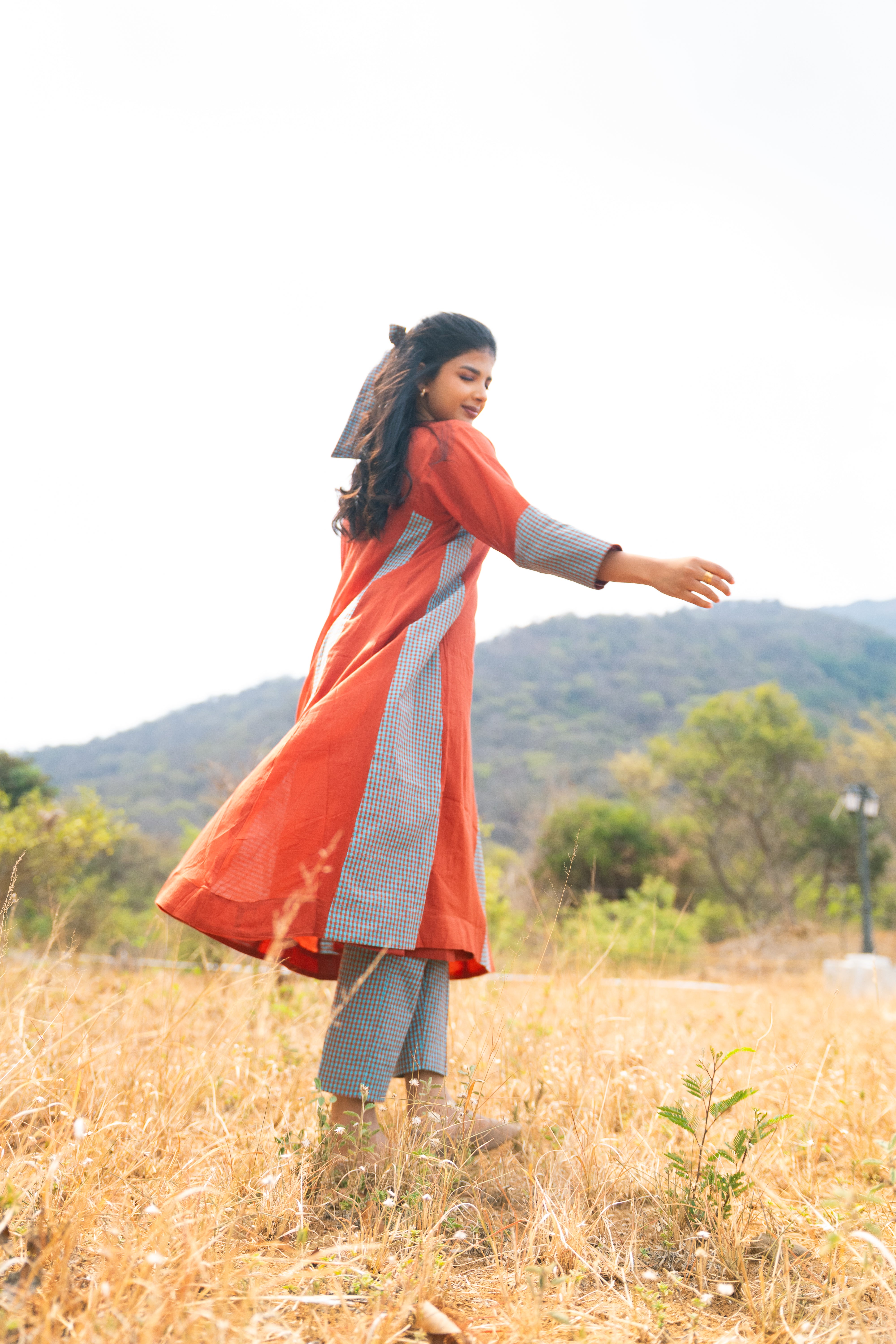 Kanakambaram kurta set