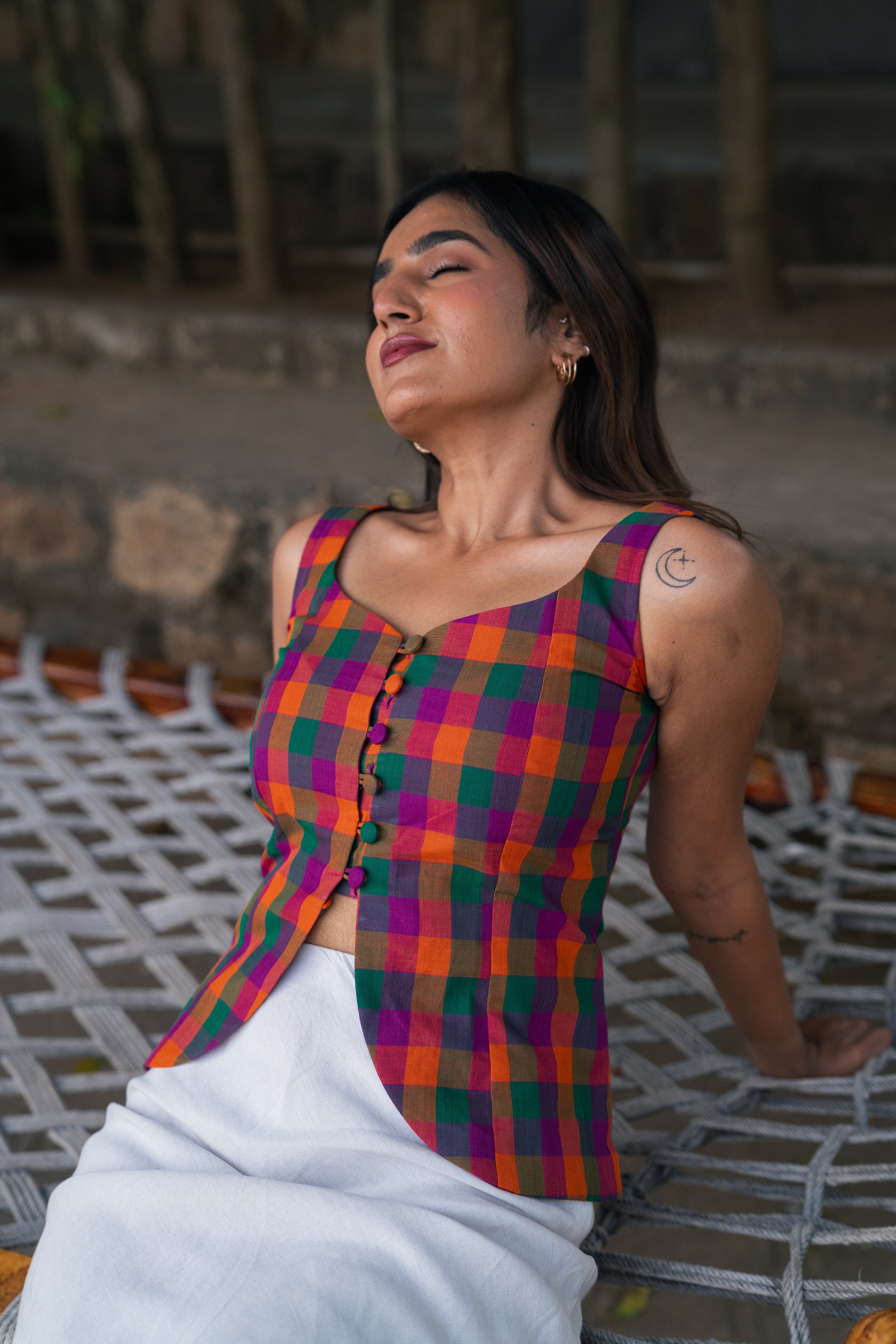 Pazhum Pazhamum Mira Corset