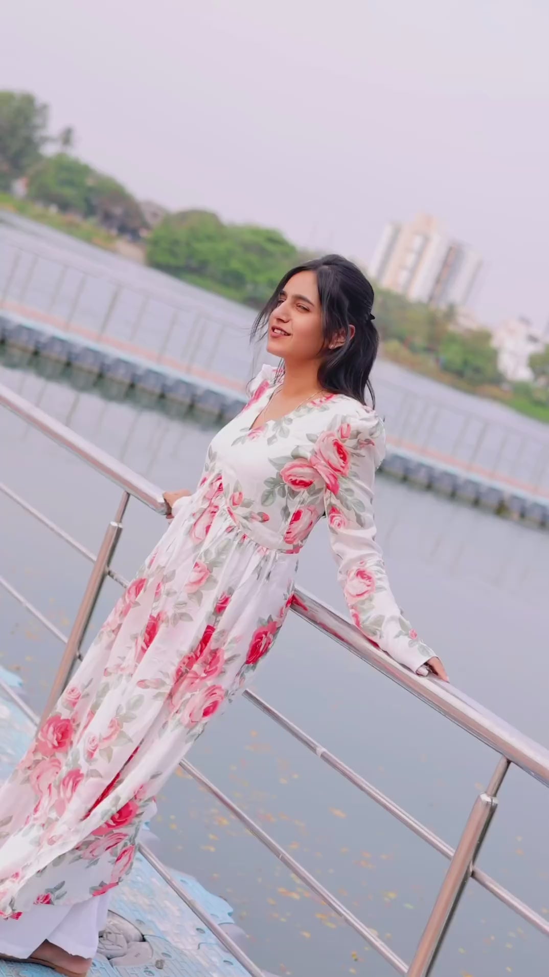 White floral Alia cut set