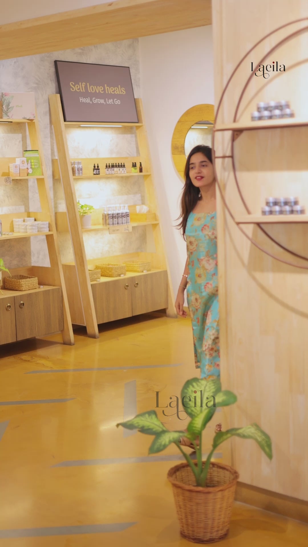 Turquoise blue flower top