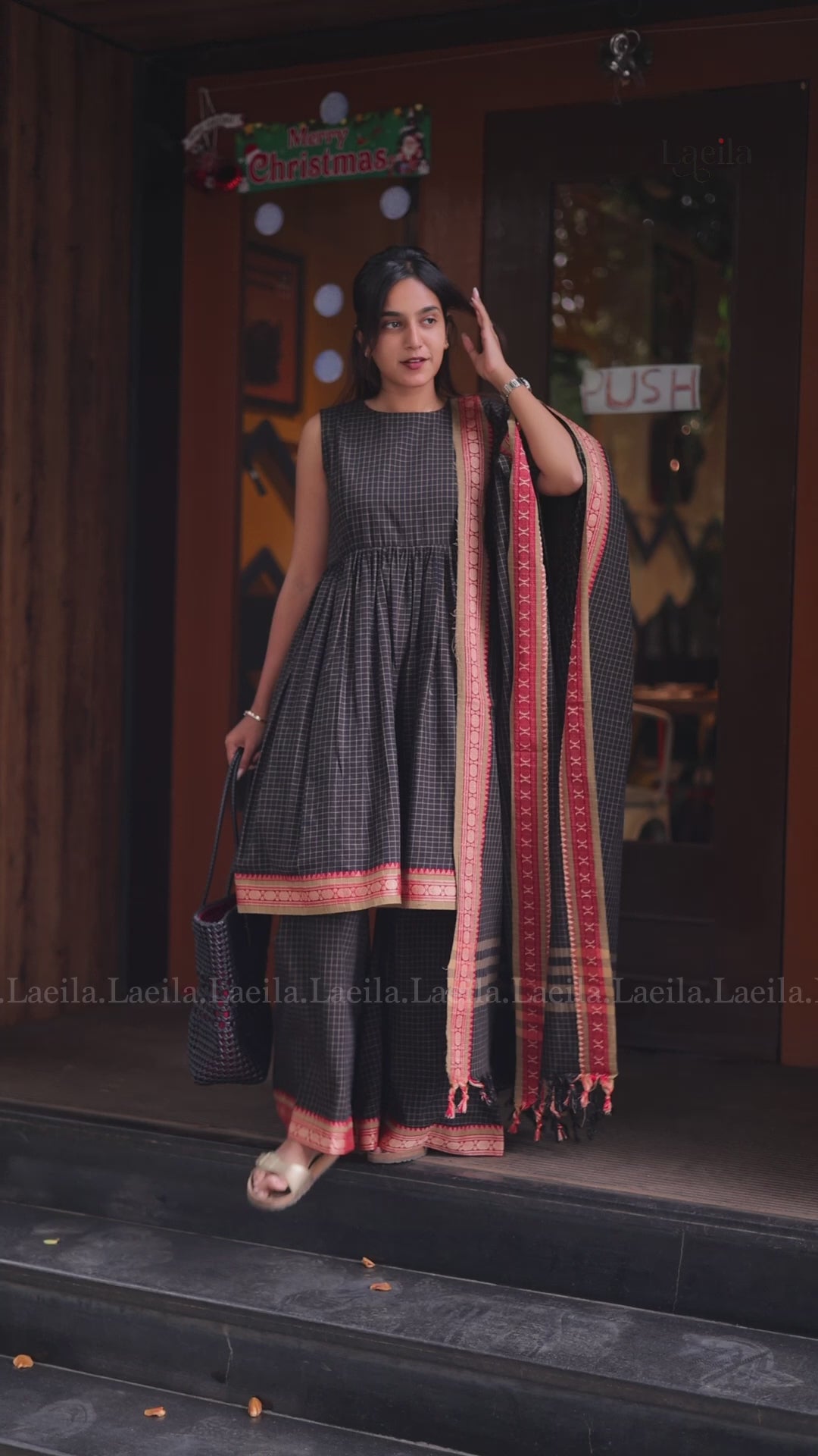 Black checked red border kadhambari set