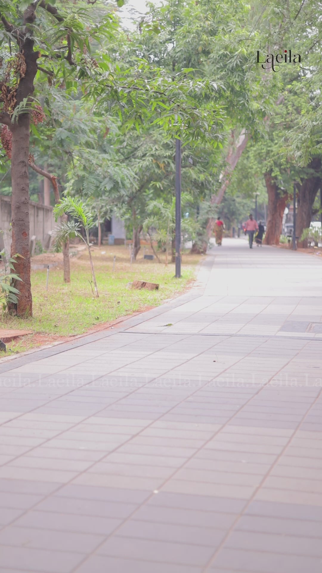 Black checked full sleeve top