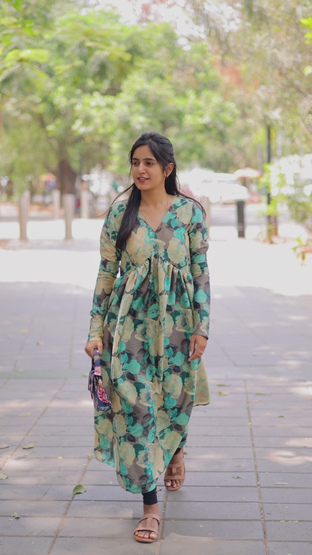 Sandal Bluish Alia Cut top